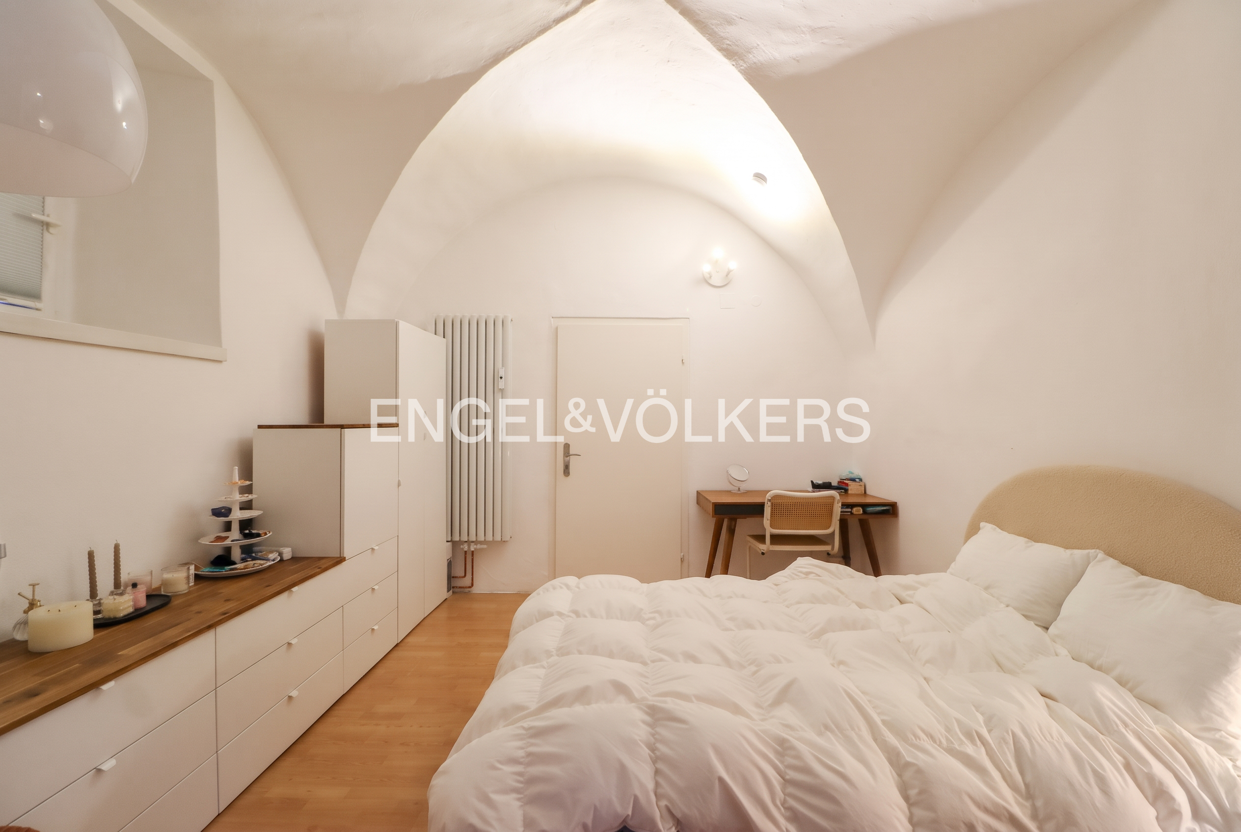 Denkmalgeschützte 2-Zimmer-Wohnung: Historischer Altstadtcharme trifft auf modernen Wohnkomfort