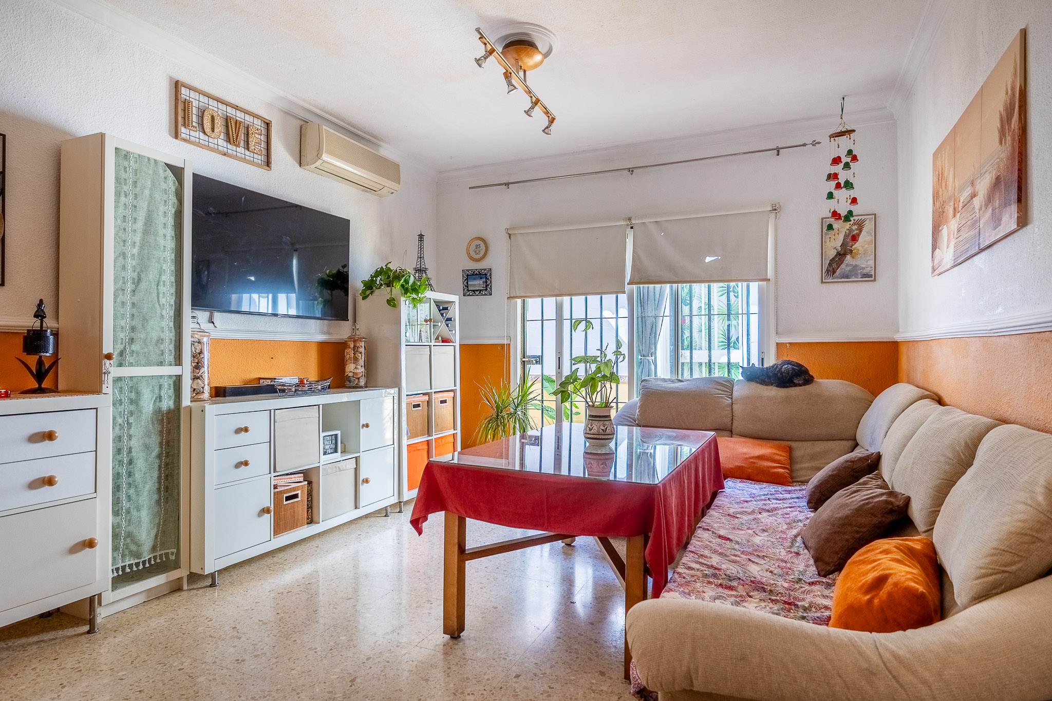 Your new home, with extra space and endless possibilities, awaits you in Olivares!
