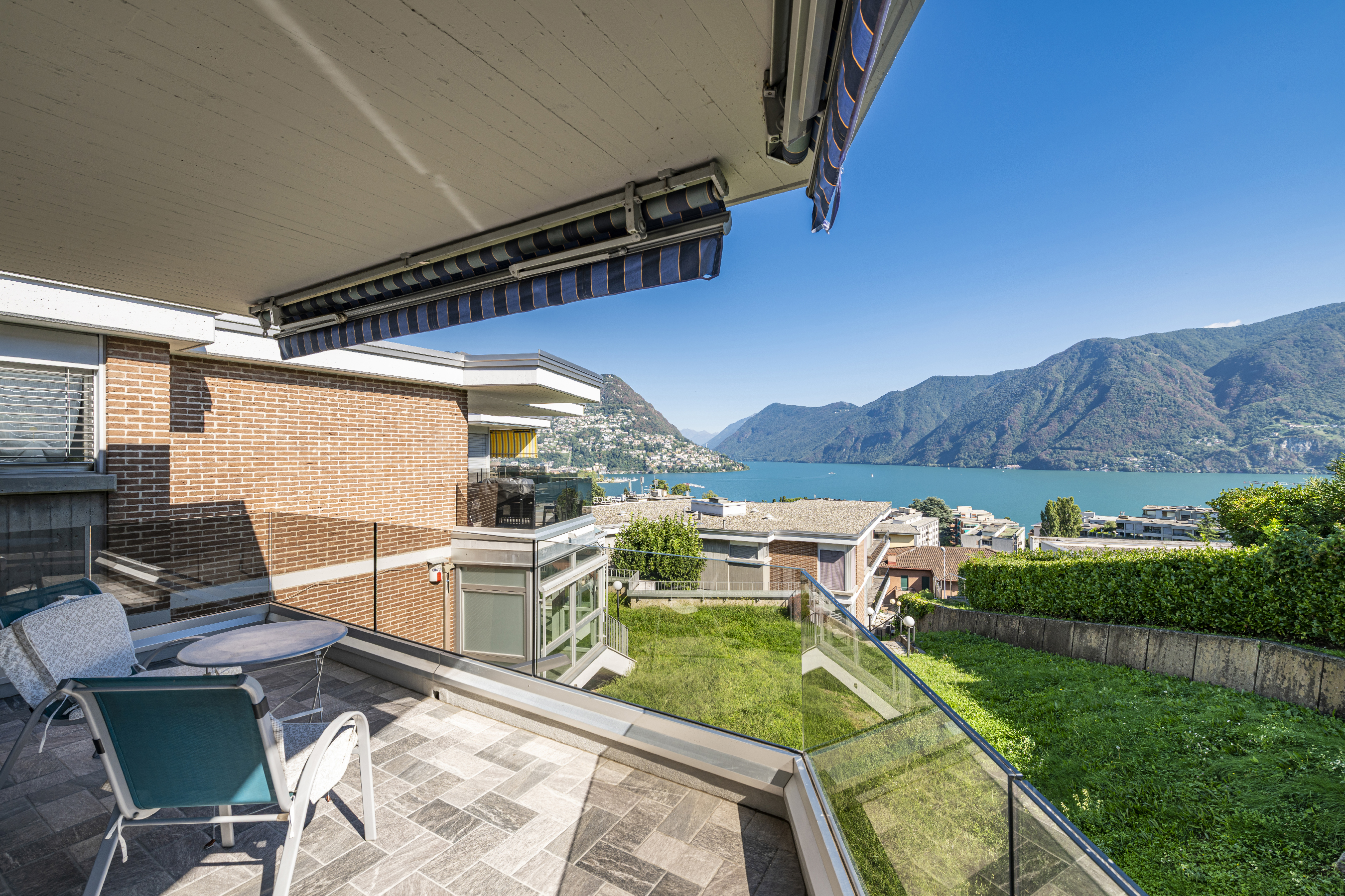 Apartment with lake views and great potential