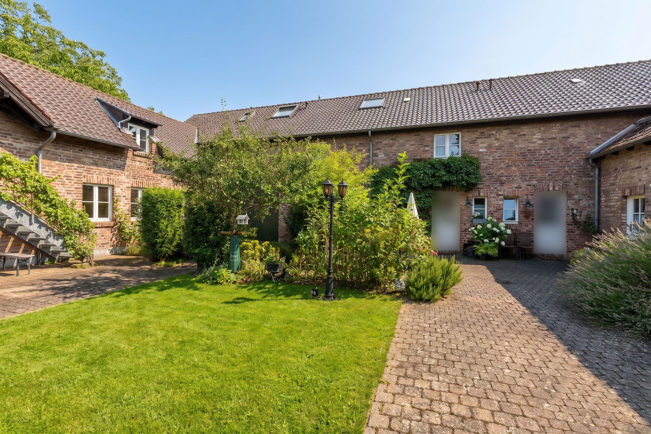 Living in a listed courtyard complex with the feel of a house