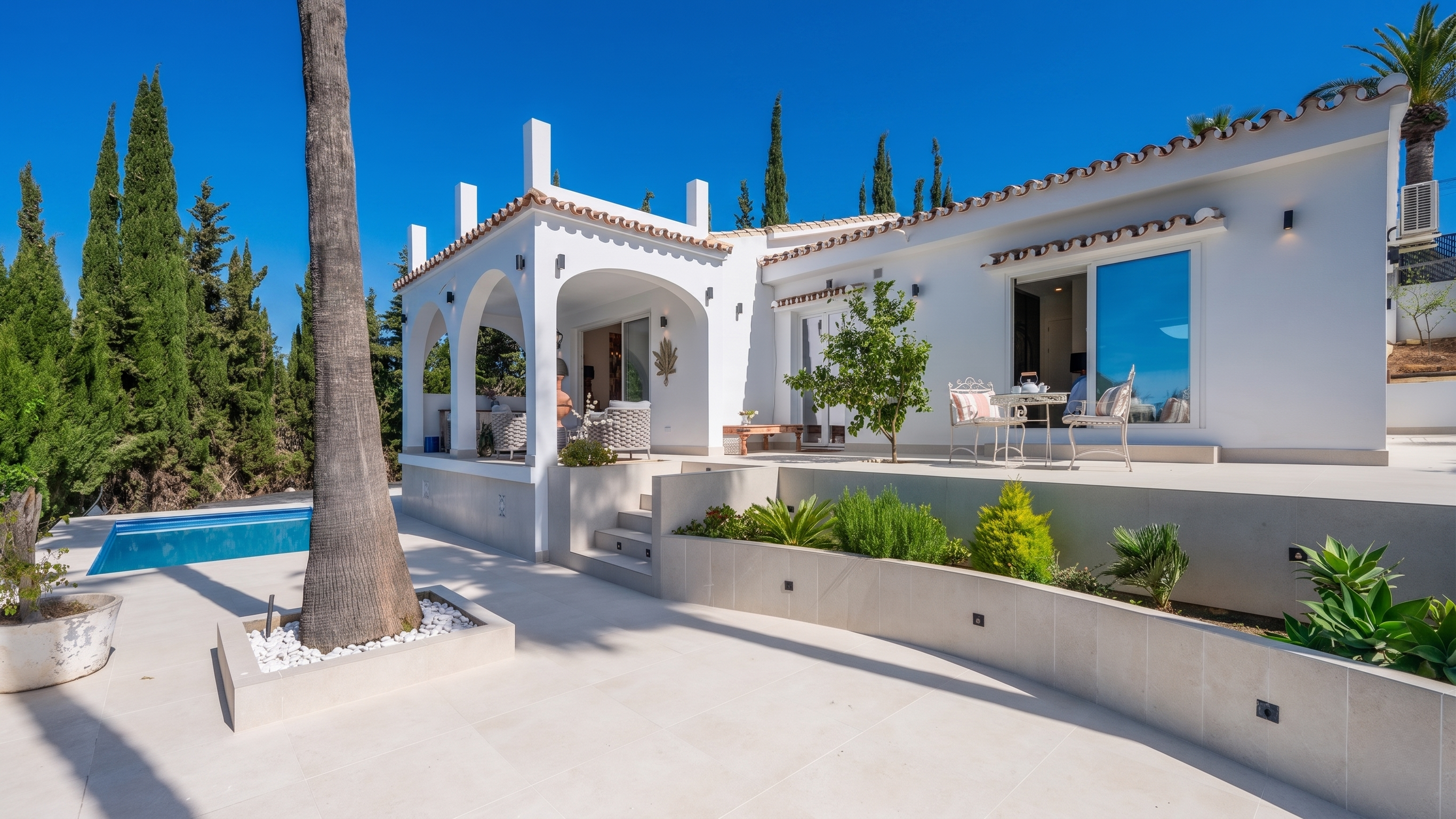 Fully Renovated Bungalow with Private Pool