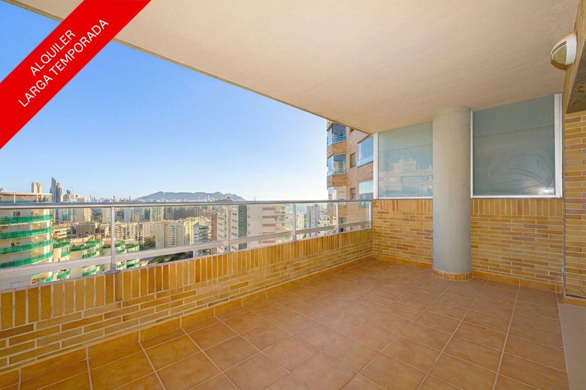 Piso con vistas al mar en Urbanización con spa y servicios premium