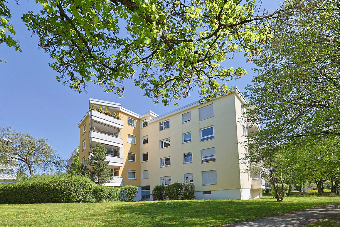 Lichtdurchflutete Wohnung mit großem Balkon und Blick ins Grüne