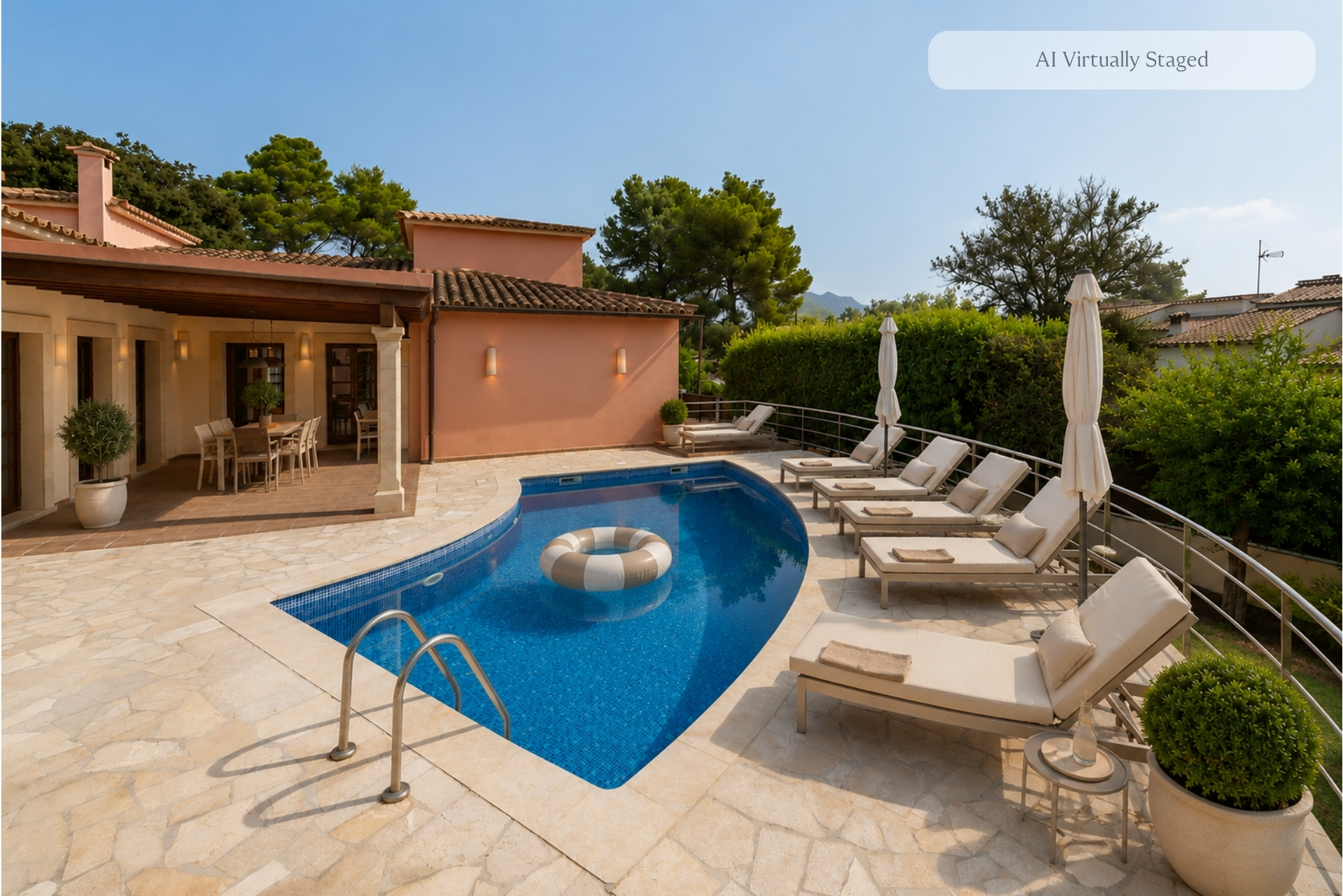 Luxury villa with holiday rental licence near the sea