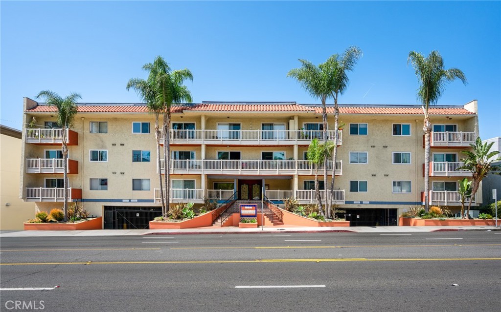 Spacious 1 Bedroom Condo in Hermosa Beach, CA