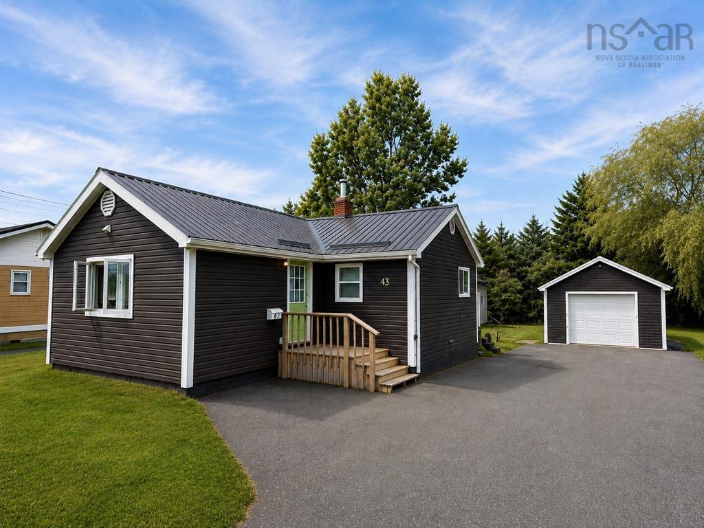 Charming, Efficient and Move-In Ready