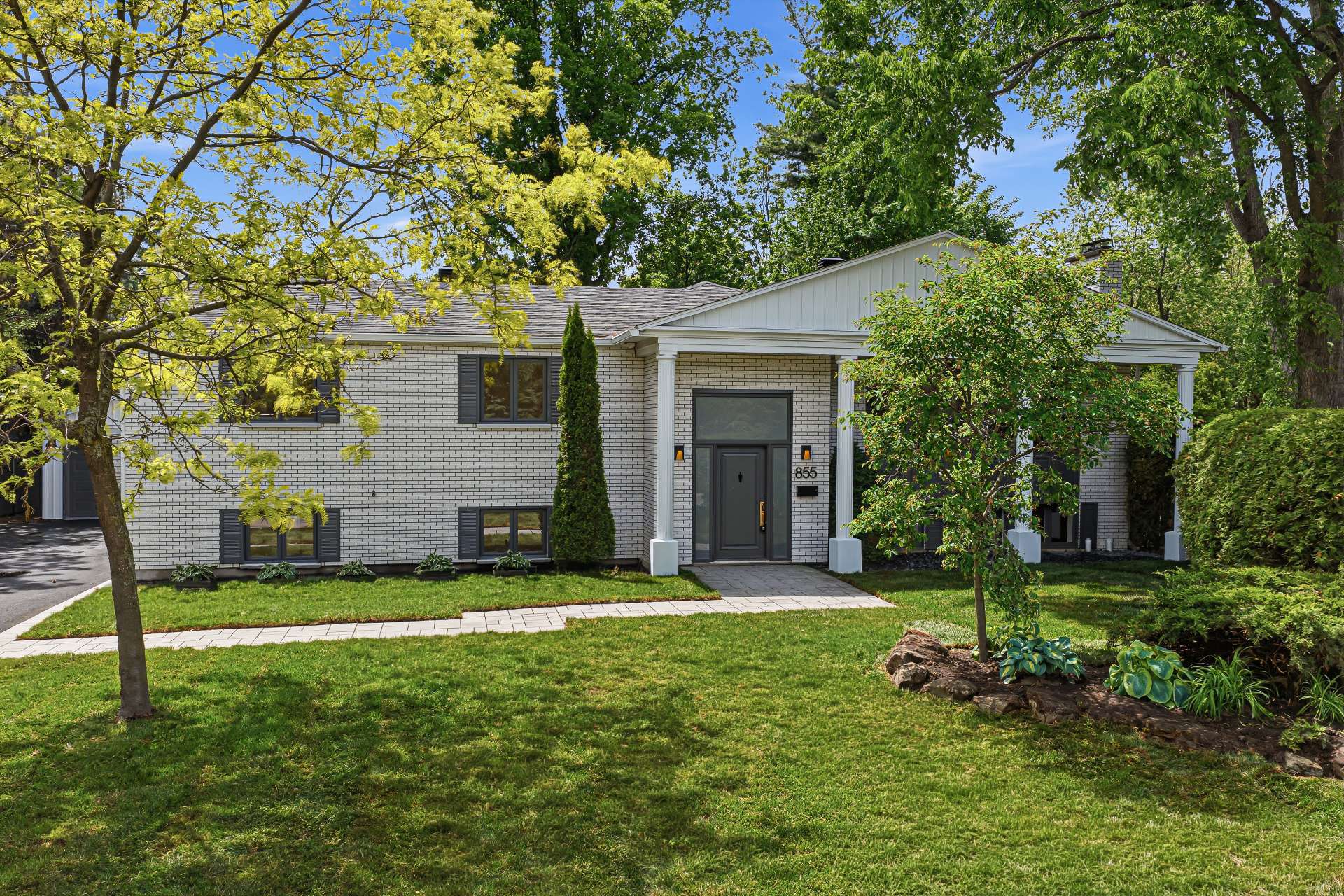 TURNKEY COMFORT facing the Golf Country Club