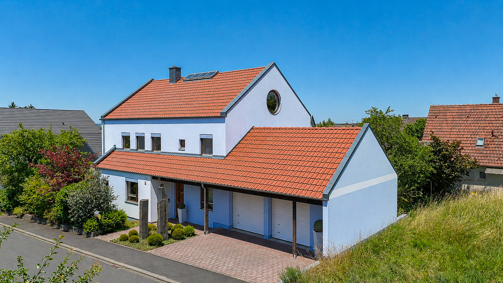 Architektur trifft auf Wohnkomfort – Niedrigenergiehaus mit besonderem Raumgefühl