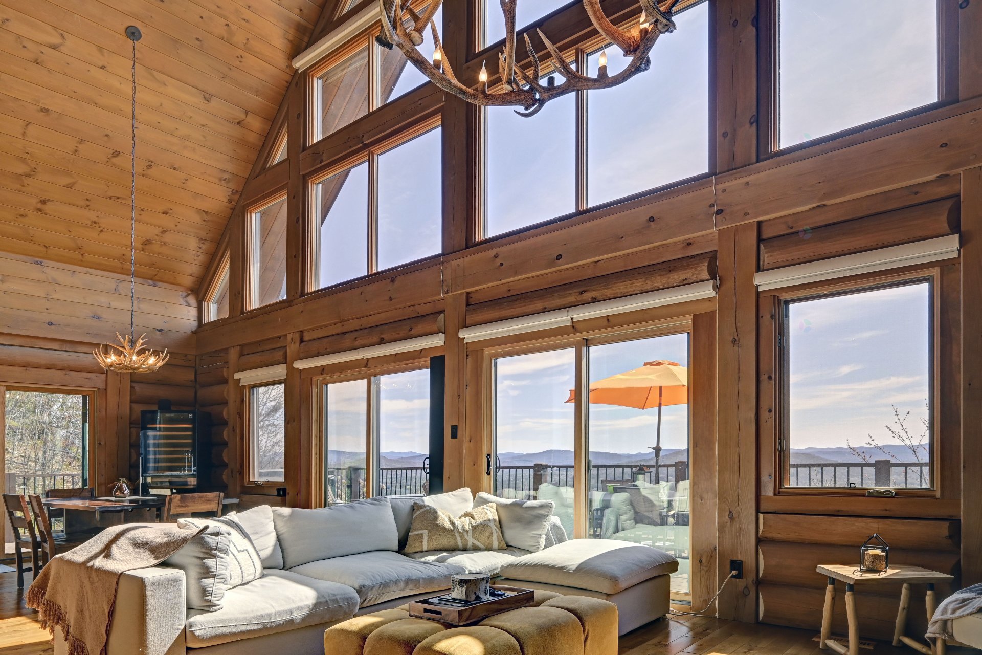 Magnificent log property offering breathtaking views