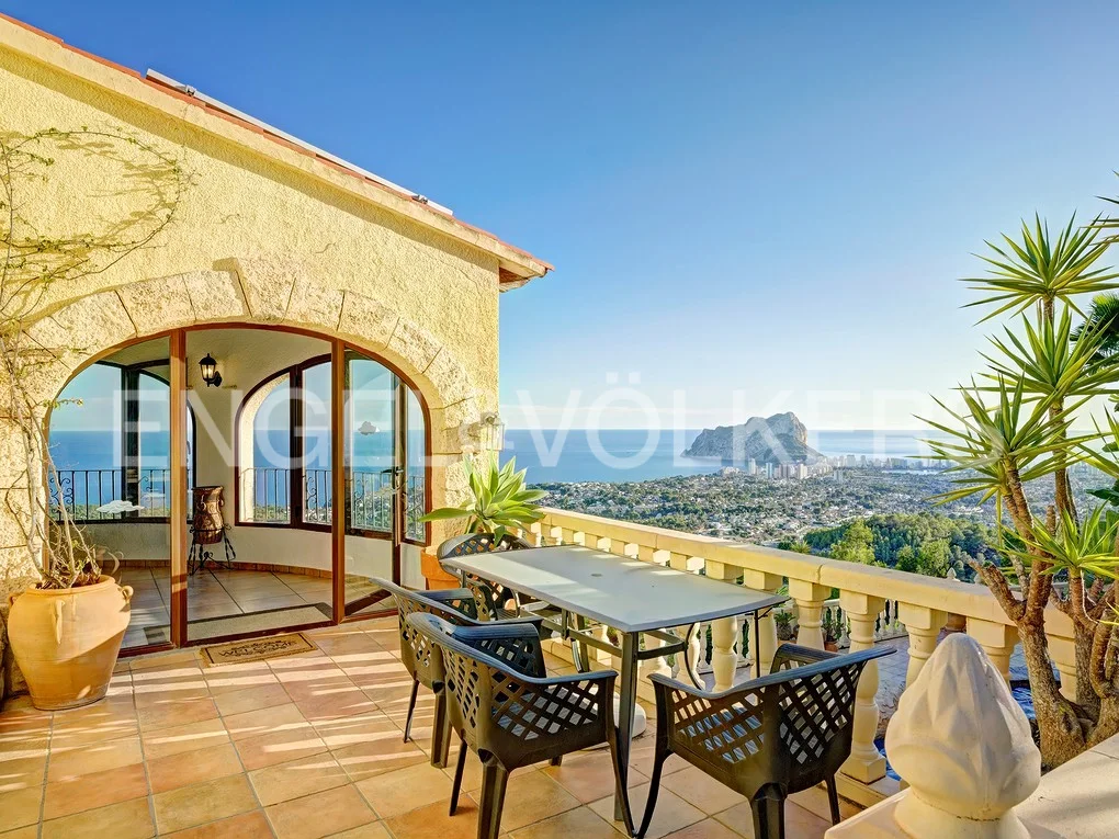 Villa with spectacular views in Benissa