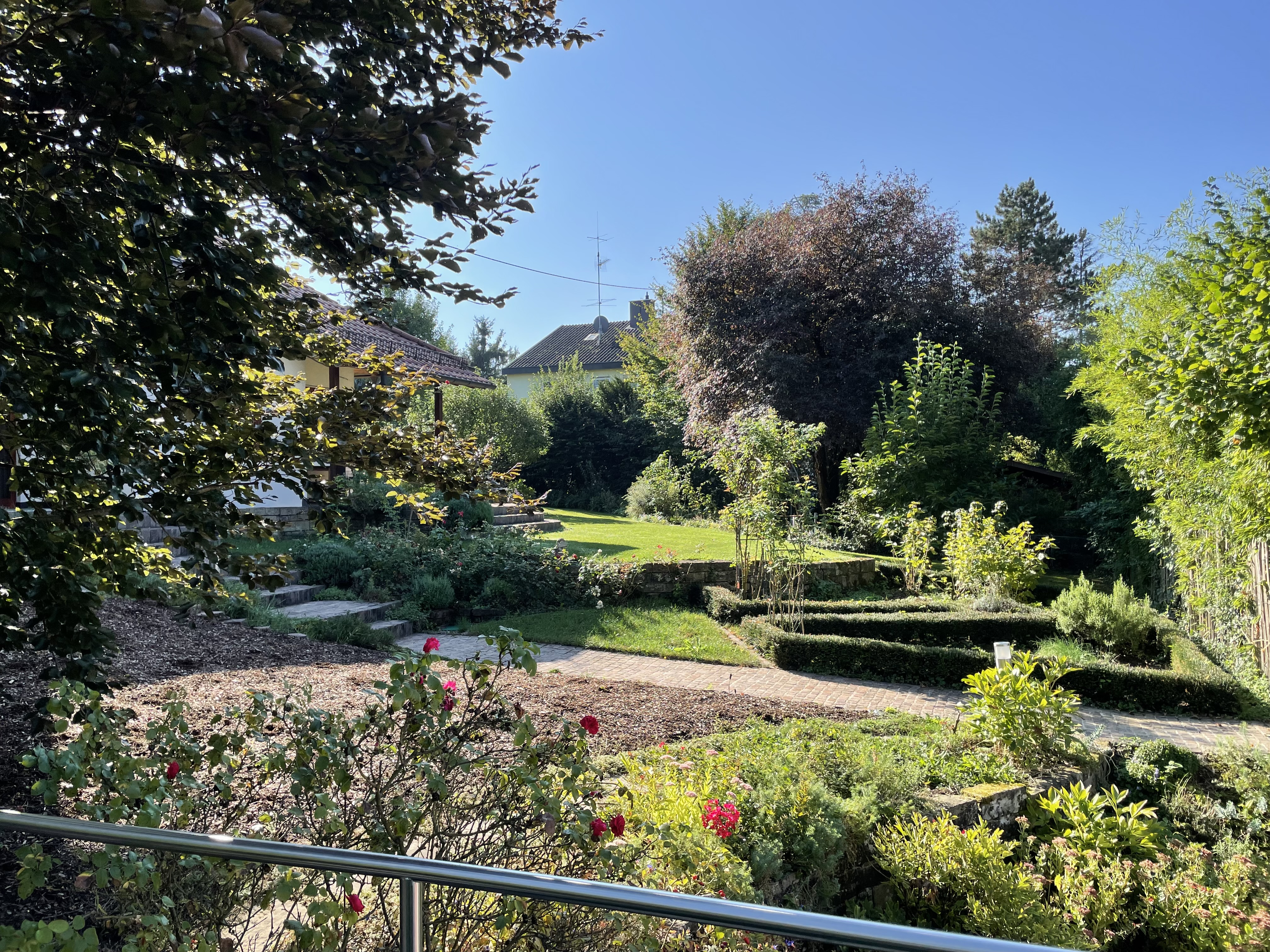 Premium Immobilie mit parkähnlichem Garten