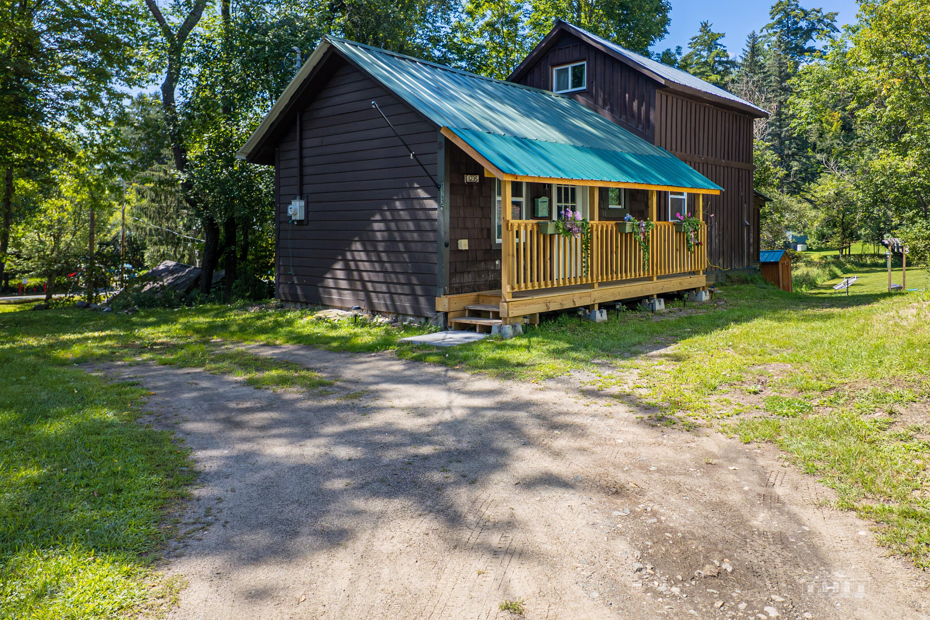 Cozy Cottage near the Rail Trail