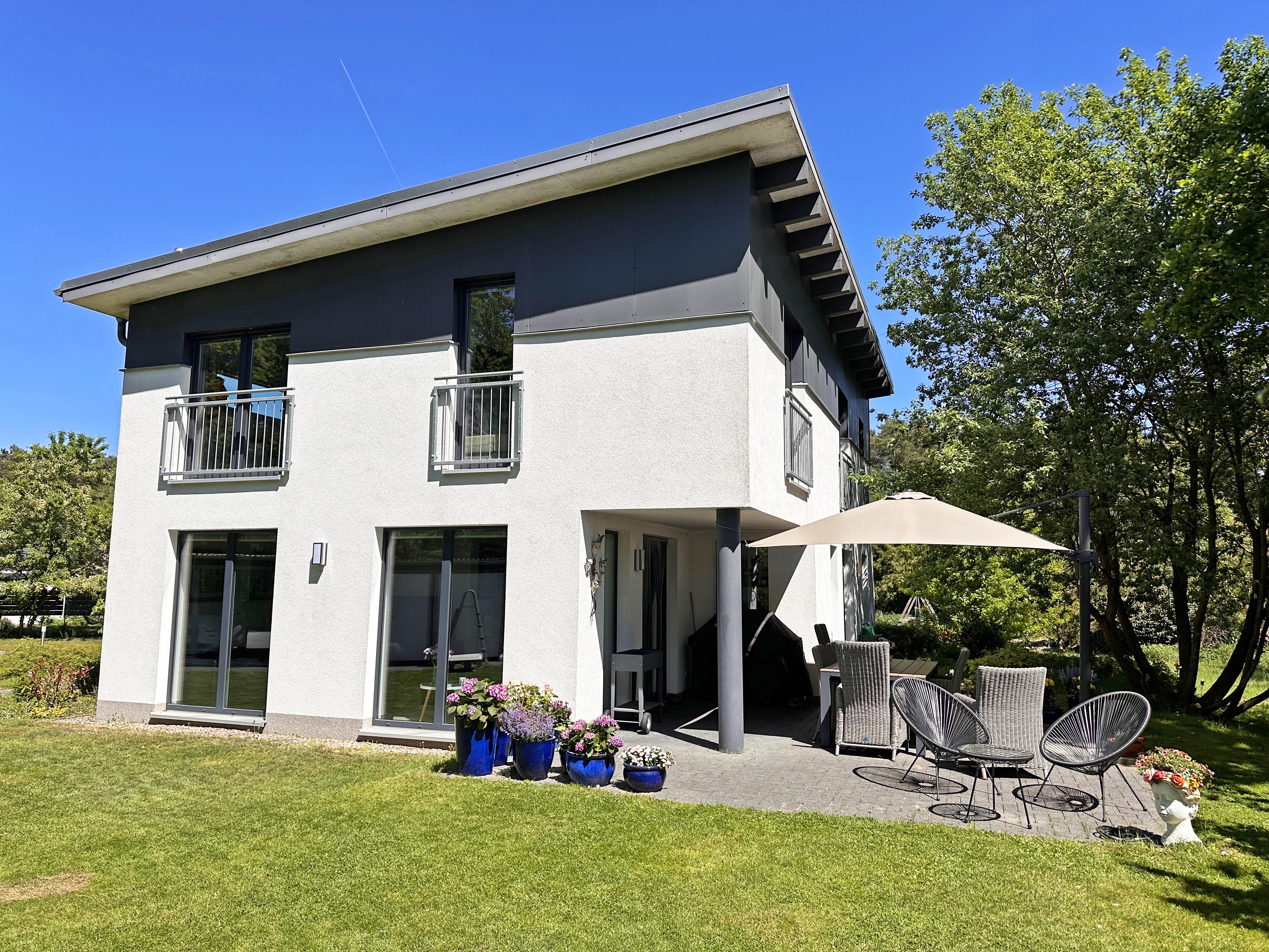 Modernes Ambiente trifft gemütliches Wohnflair - Wohnen am grünen Stadtrand