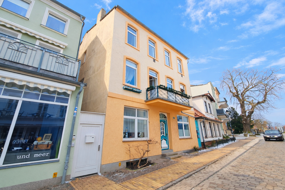 Nur 400m zum Strand! MFH mit 5 Wohnungen inkl. Fewos & Potential