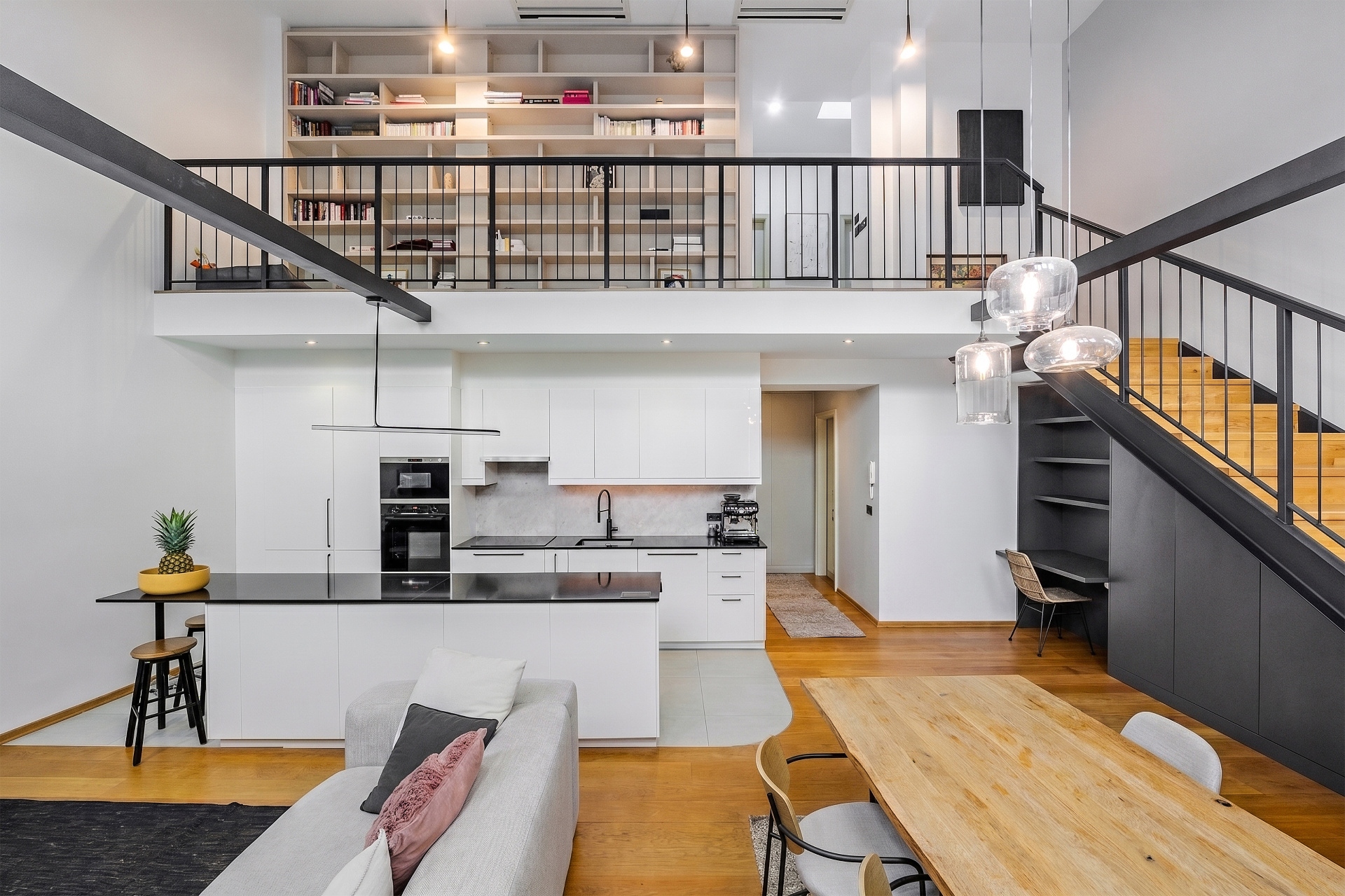 Sale of a 4+kt apartment with a parking space in Prague 1