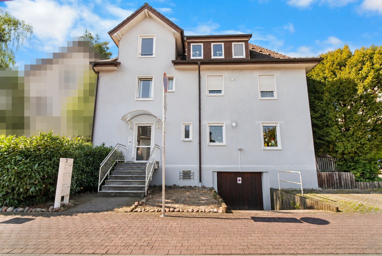 In central Oberursel yet surrounded by greenery – Three-room apartment with a spacious sun terrace