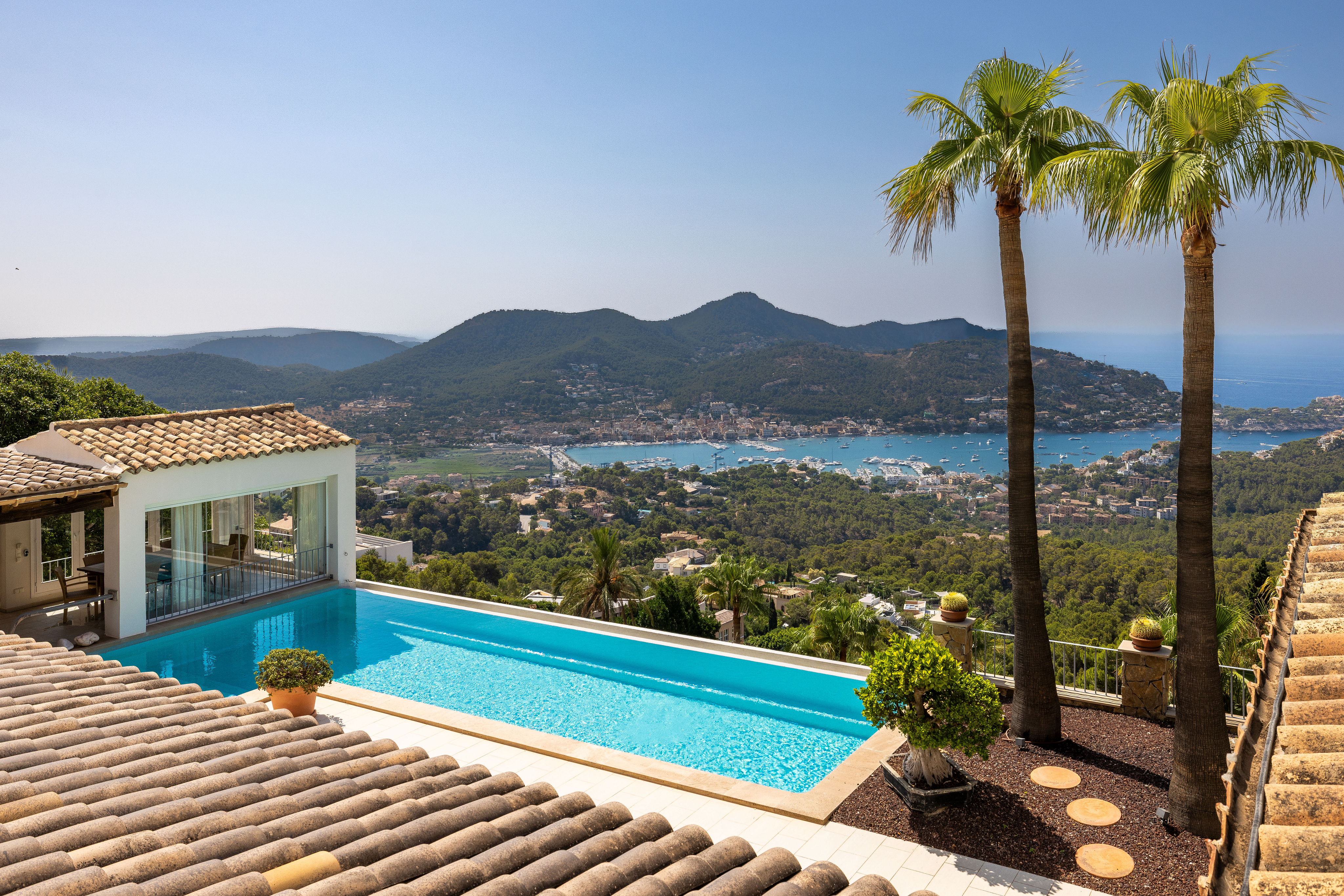 Villa with spectacular panoramic views over the sea and Port d’Andratx harbour