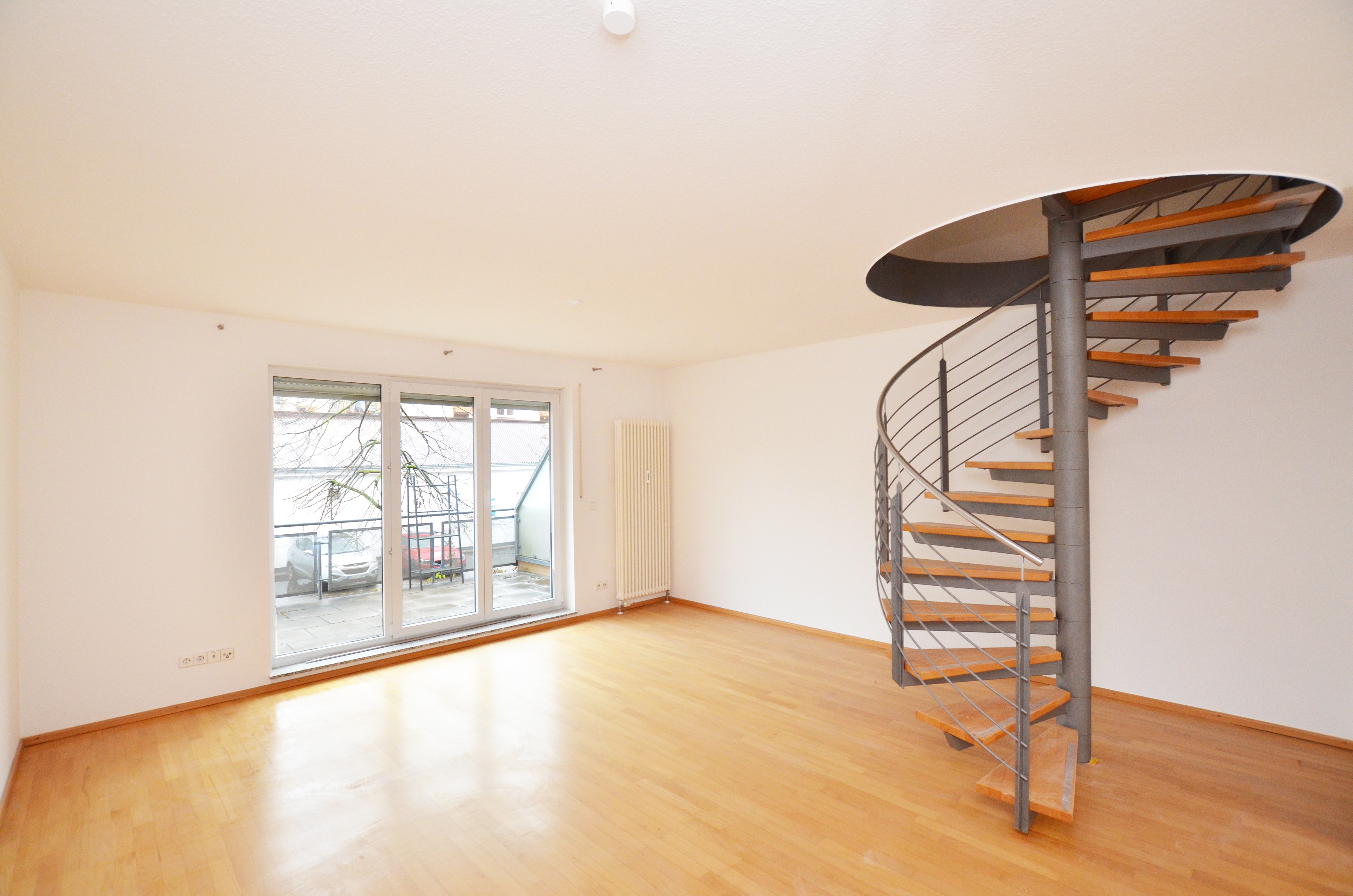 Helle, moderne Maisonette mit 2 Balkonen in begehrter Oststadtlage