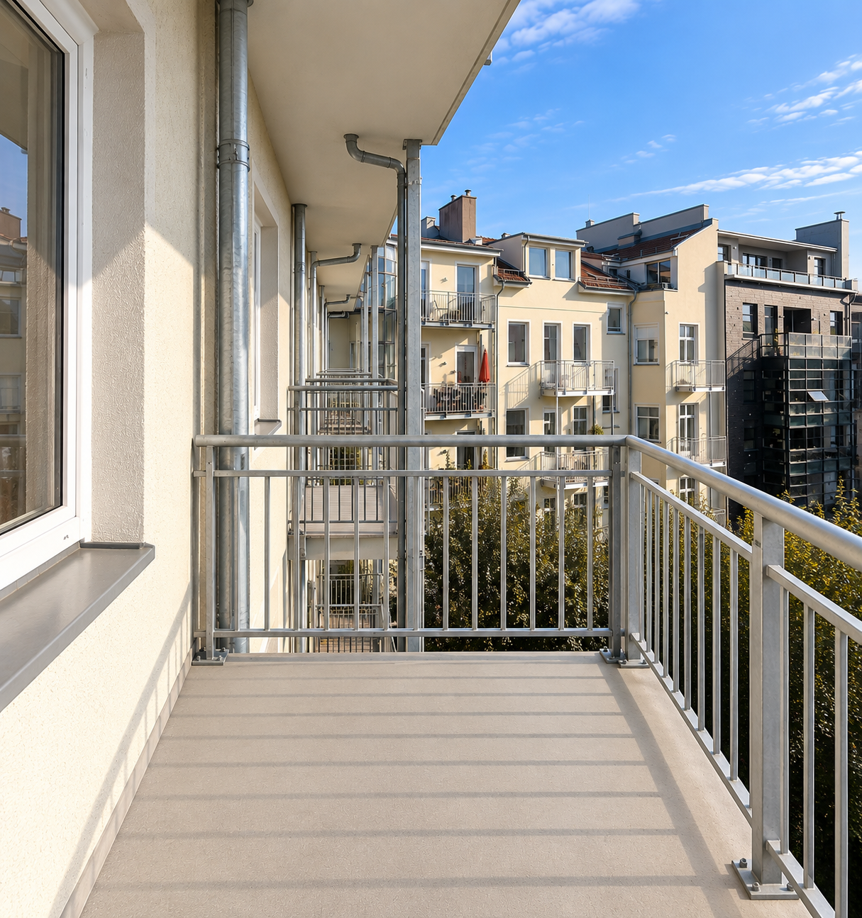 Sonniges pied-à-terre mit Terrasse im beliebten Dichterviertel