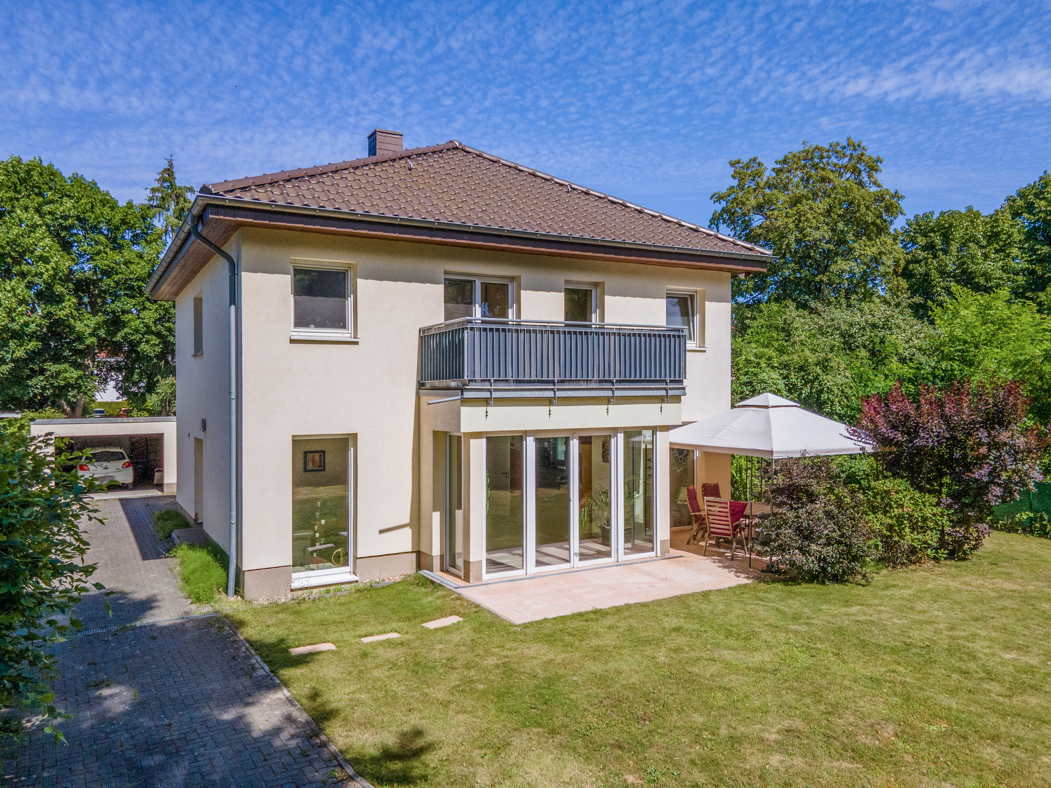 Stilvolle Architekten-Stadtvilla in begehrter Wohnanlage