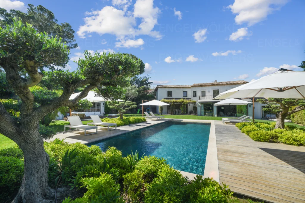 Mougins, 420m2 exceptional villa totally renovated, premium fittings