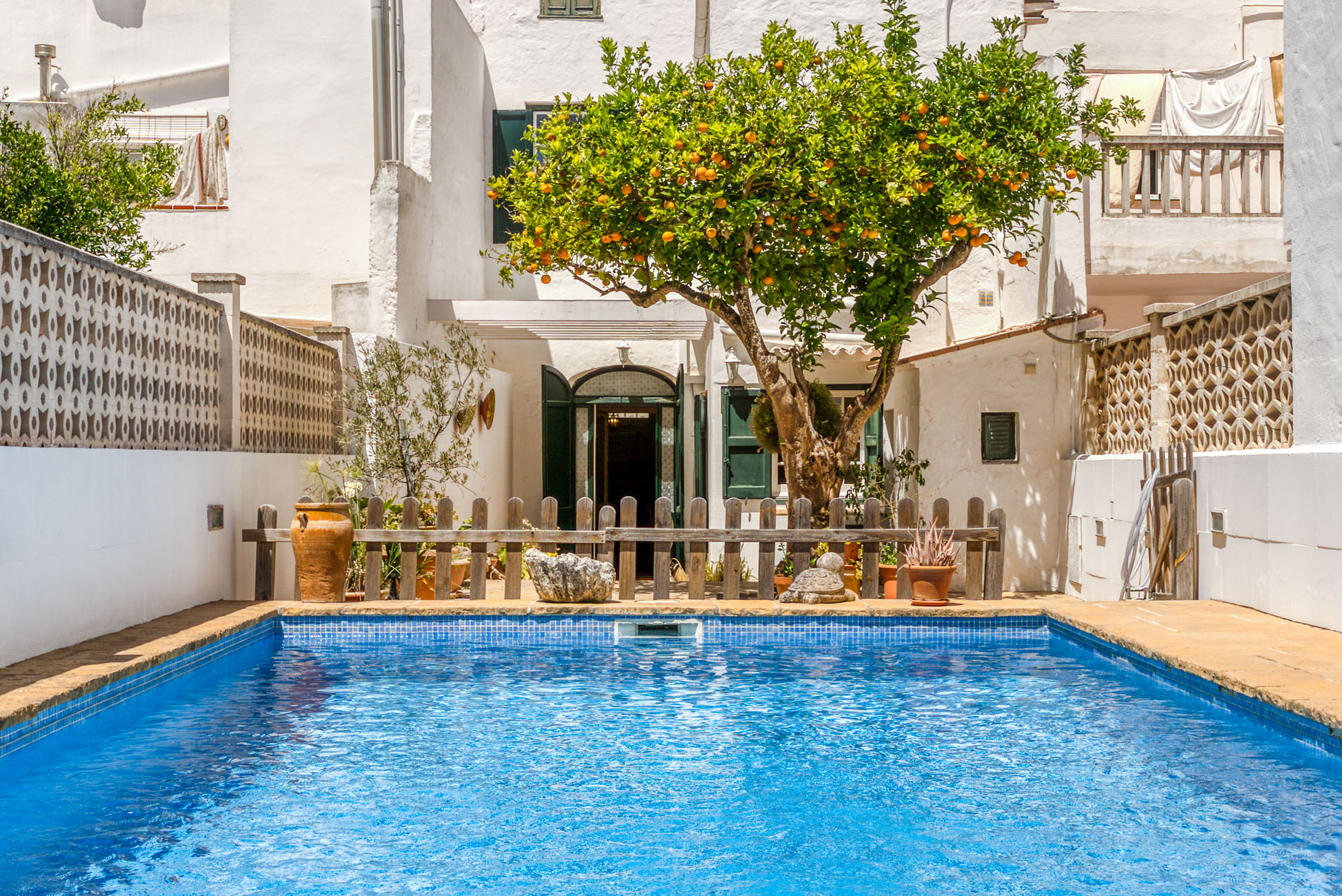 Charmantes historisches Stadthaus mit Garten und Pool im Herzen von Mahón, Menorca