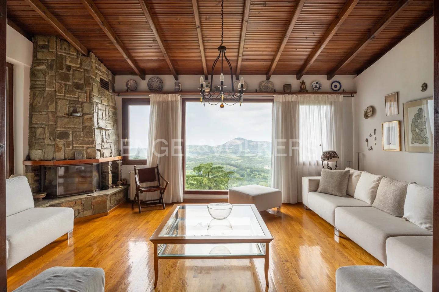 Wonderful Spacious Villa with Panoramic Views in Chortiatis