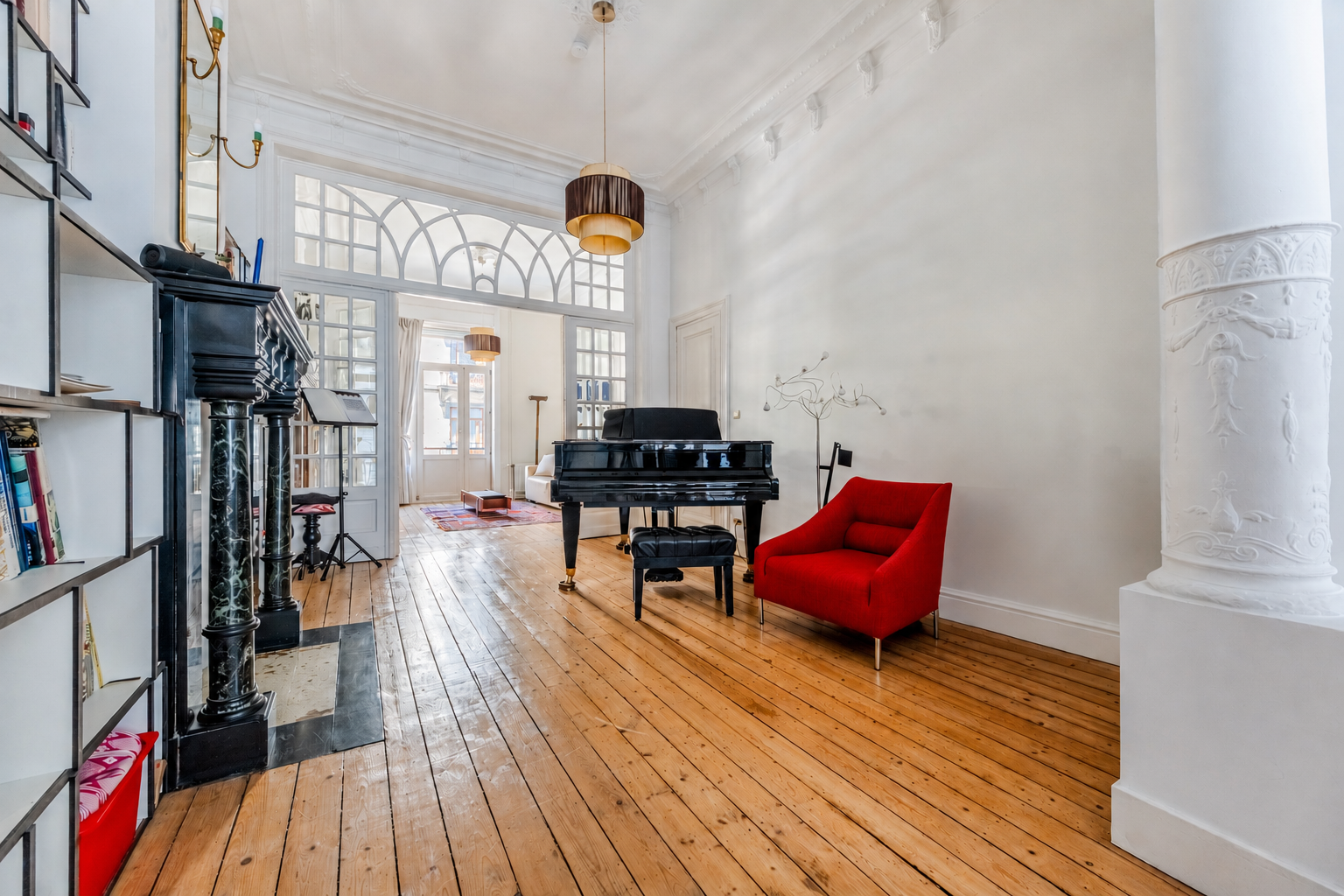 Magnificently renovated character house with exceptional volumes
