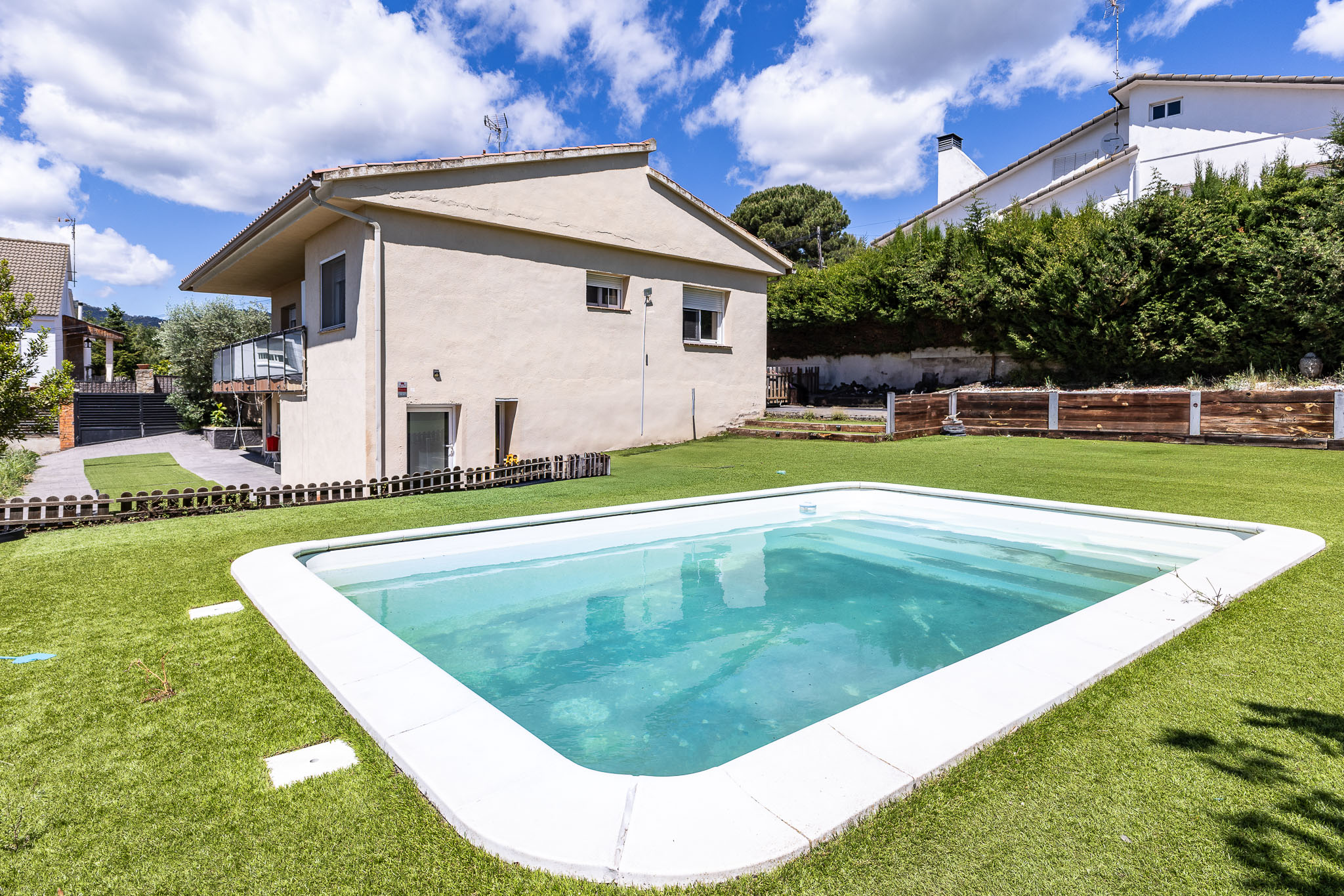 Casa en entorno tranquilo con vistas privilegiadas