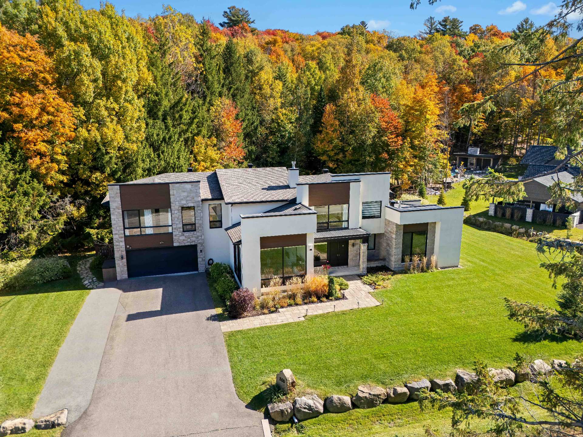 Direct Access to Lac Millette, Timeless Elegance