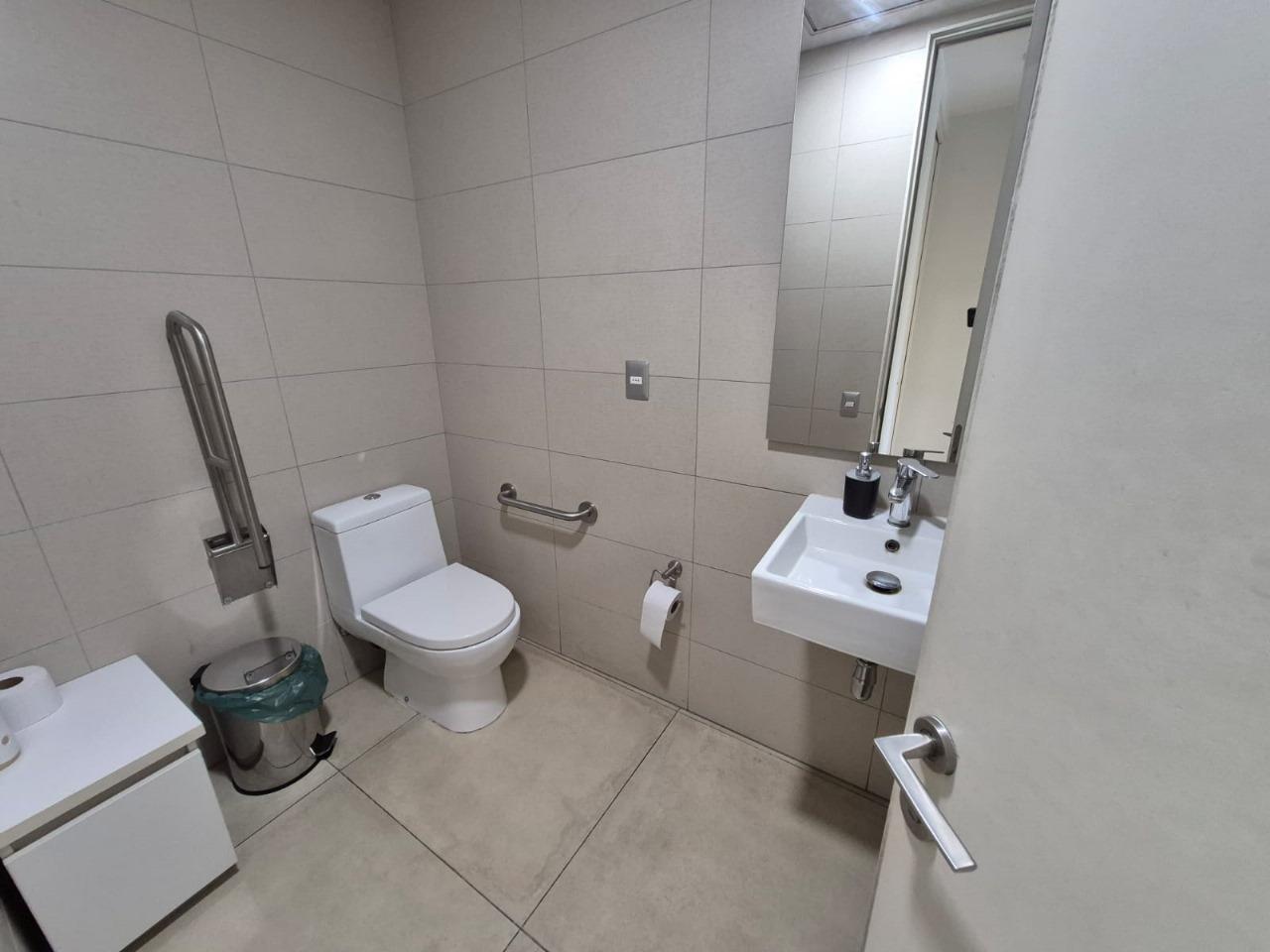 Arriendo moderna oficina 222 m2 Nva. Costanera Alonso DC