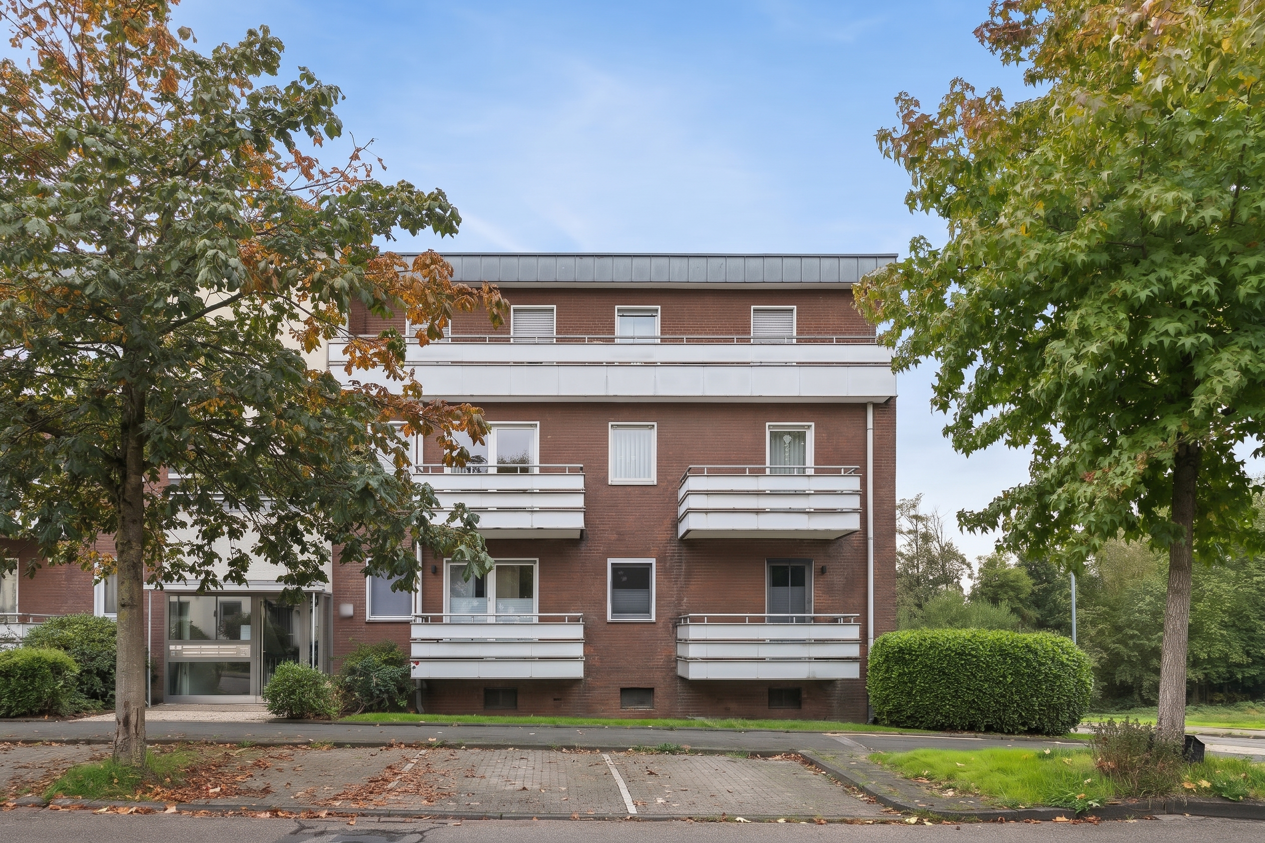 Light, space & three balconies – spacious condominium in Bergerhausen [AI-modified]