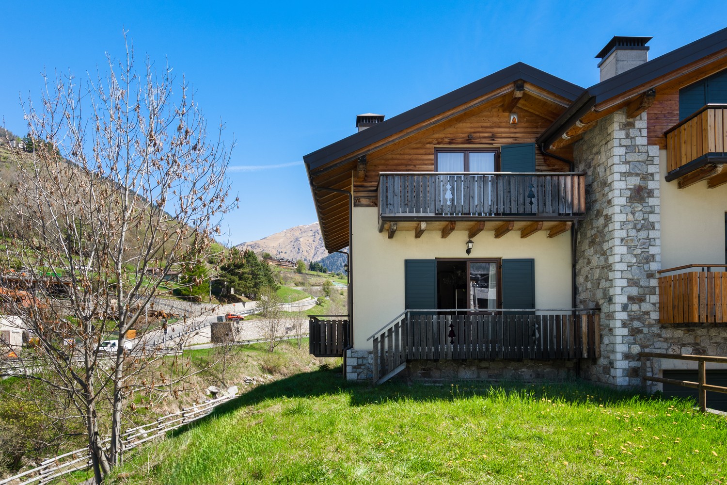 Refined duplex apartment with a view in Temù