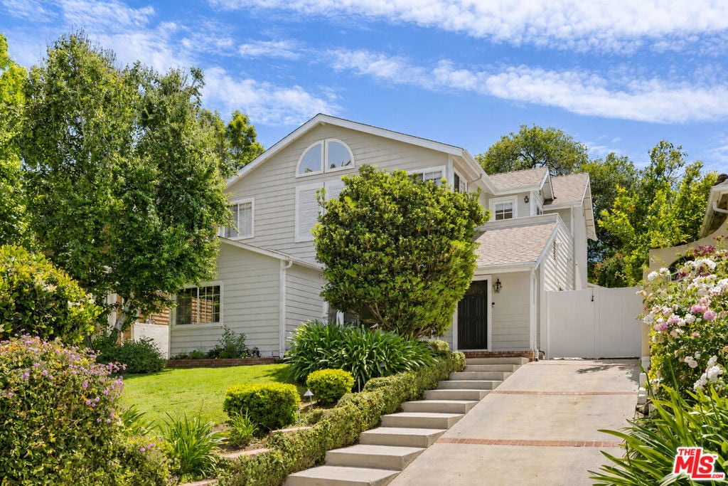 Designer Sherman Oaks Retreat with Pool & Showpiece Kitchen