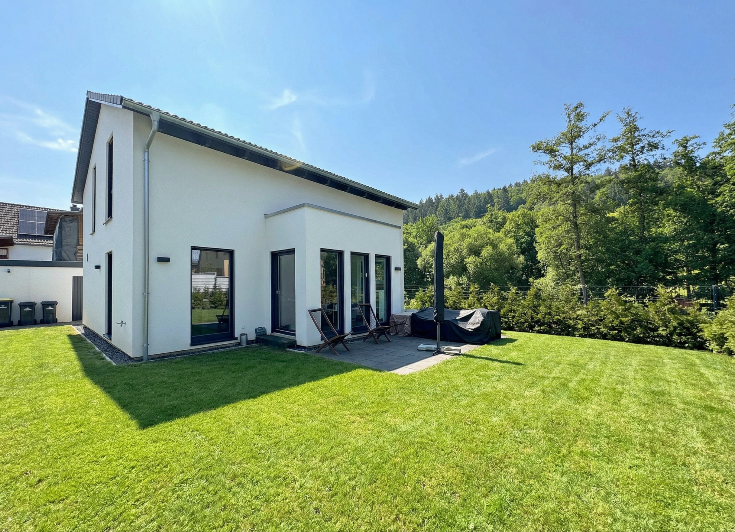 EFH mit Bunker - Stark in Sicherheit & Energie