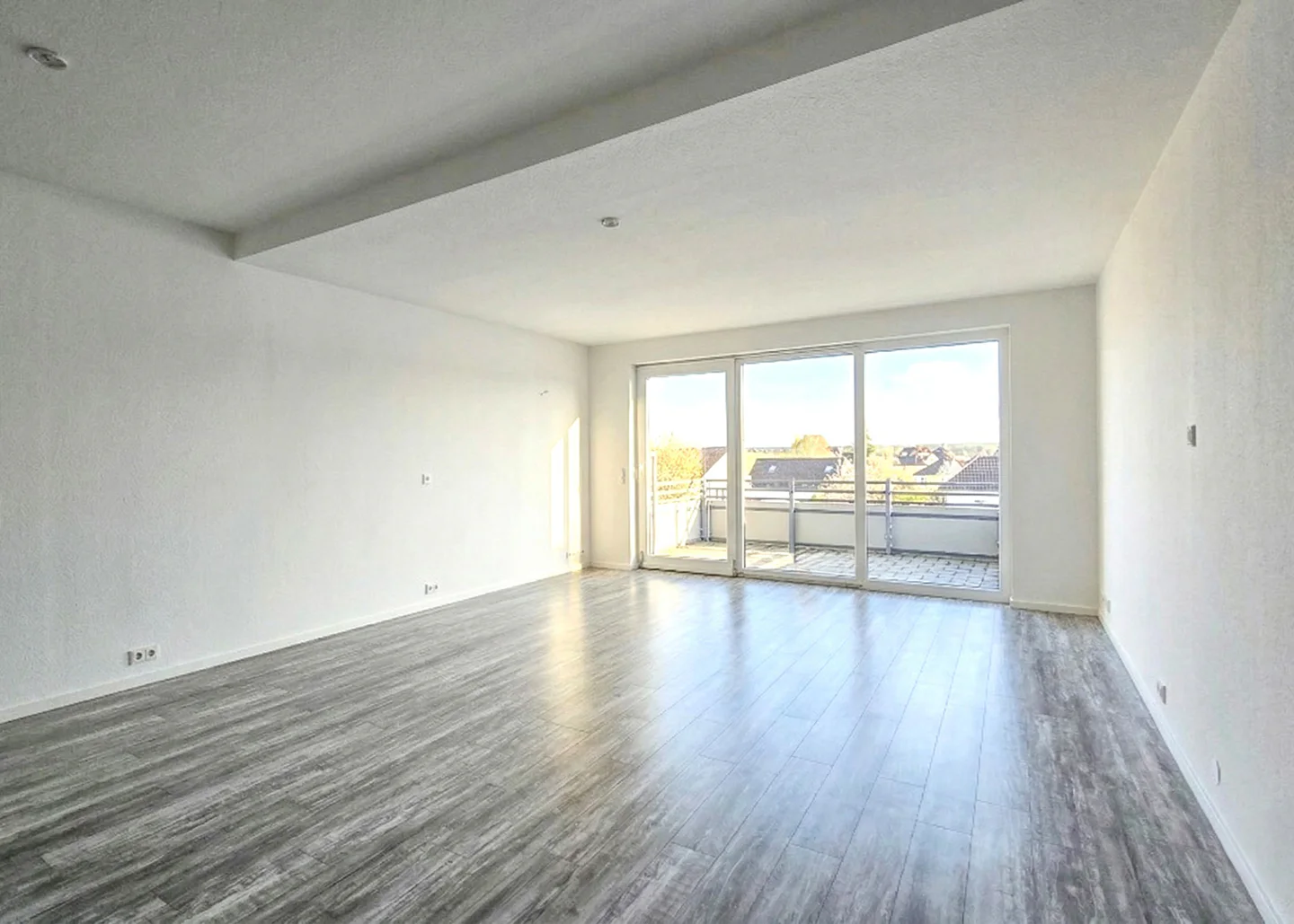 Bequem ankommen, entspannt genießen: Ihre neue Wohnung mit Lift und zwei Sonnenbalkonen - Photo 4