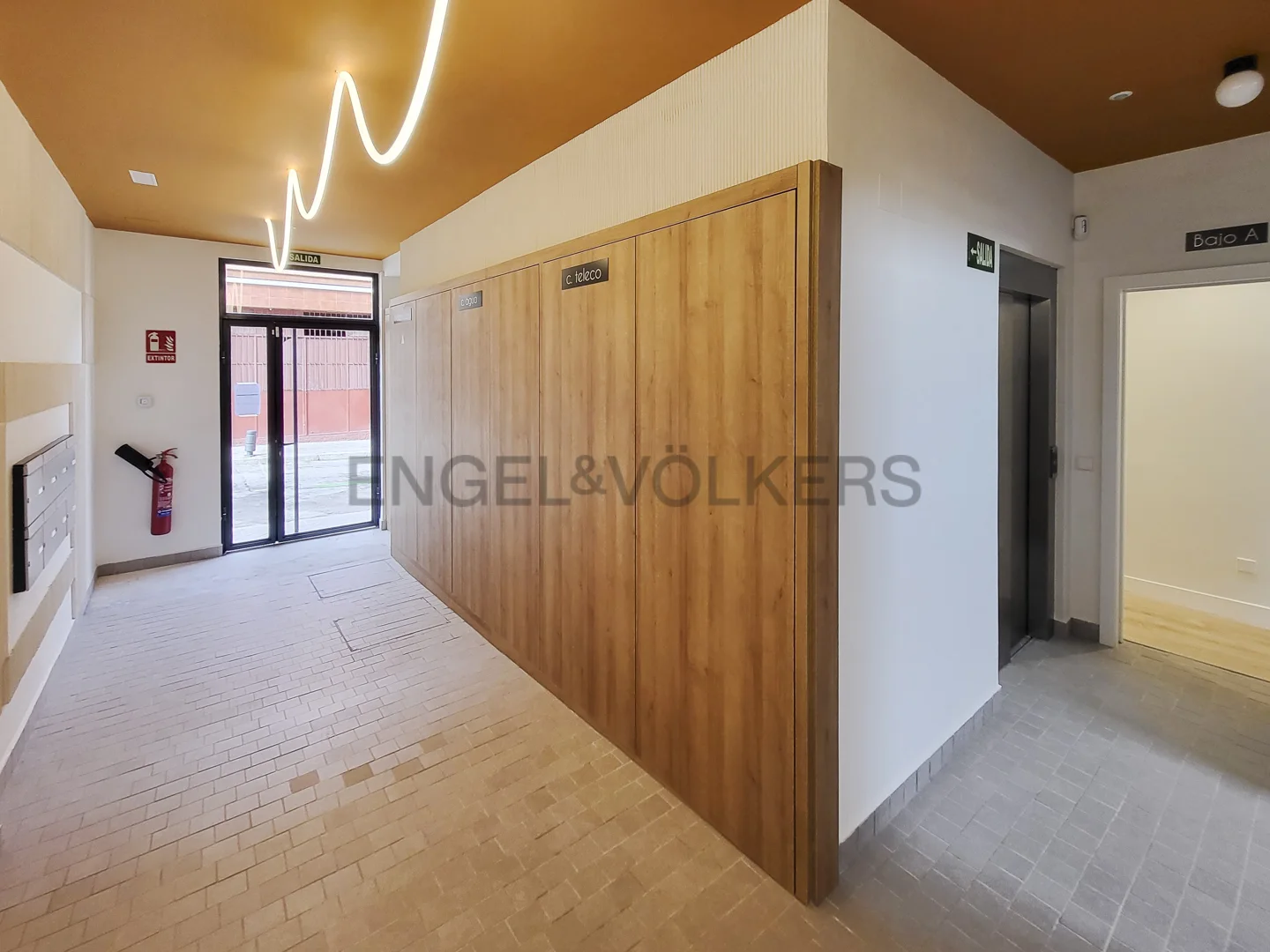 Furnished flat with 1 bedroom and patio near Madrid Centro