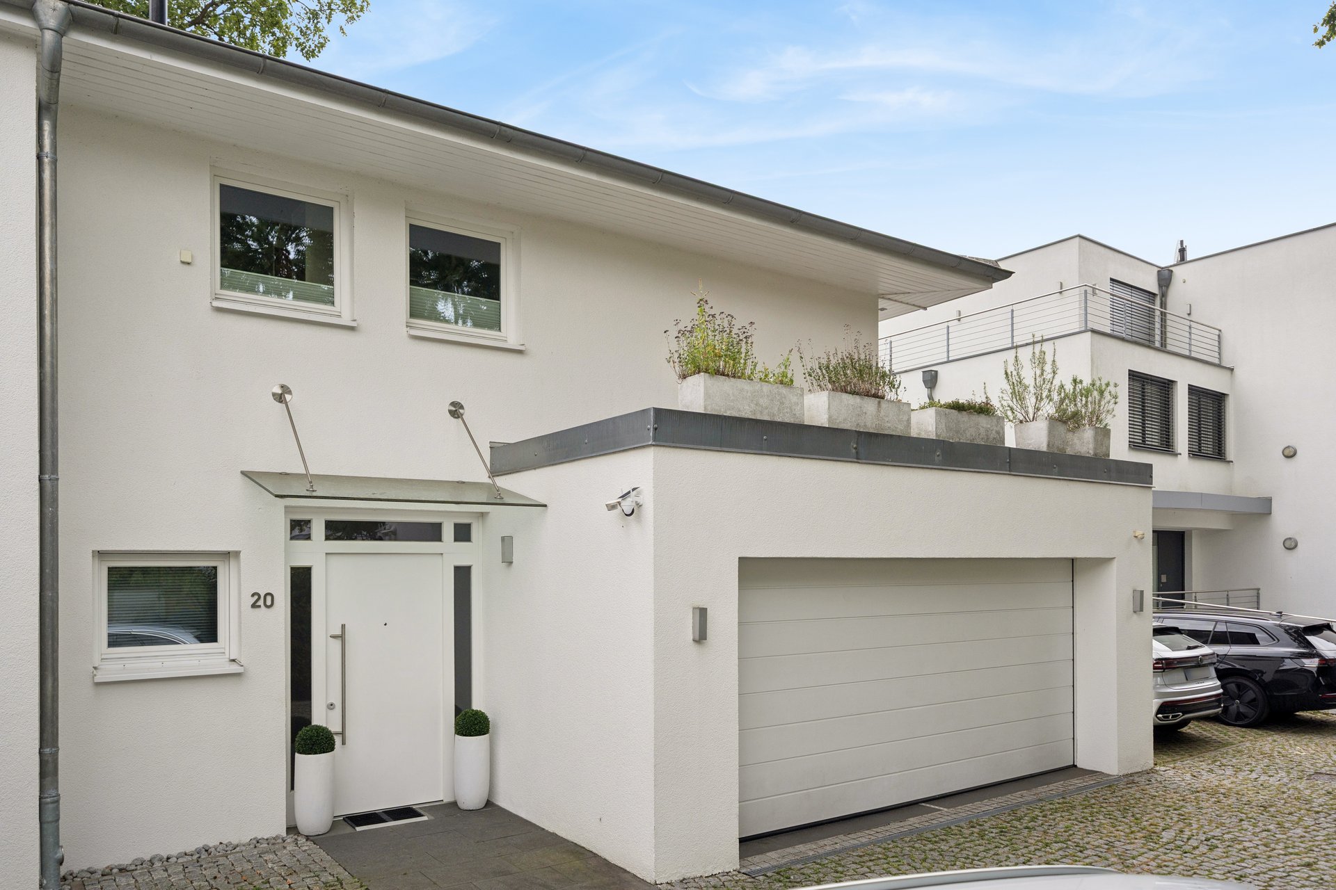 Wohnen in Isernhagen-Süd: Exklusive 4-Zimmer-Wohnung mit privatem Garten