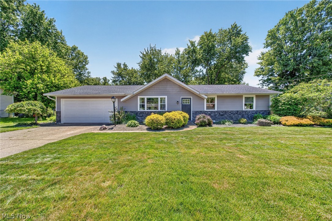 Updated Ranch in Great Mentor Location