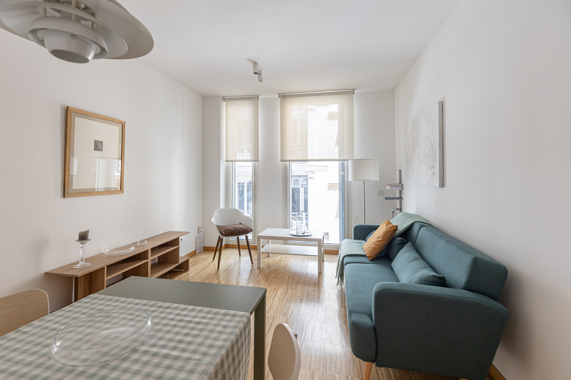 Exterior one-bedroom apartment with garage and storage room in Las Letras for rent