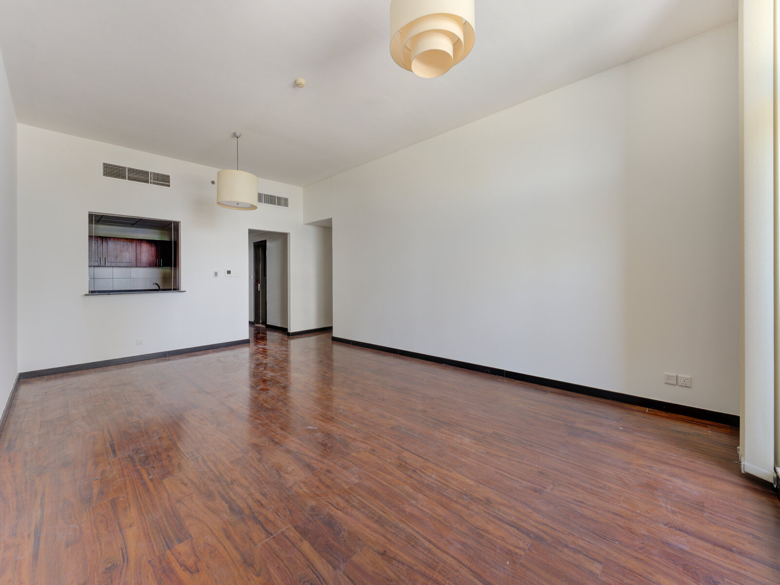 CLOSE TO METRO I VACANT I SPACIOUS I LAKE VIEW