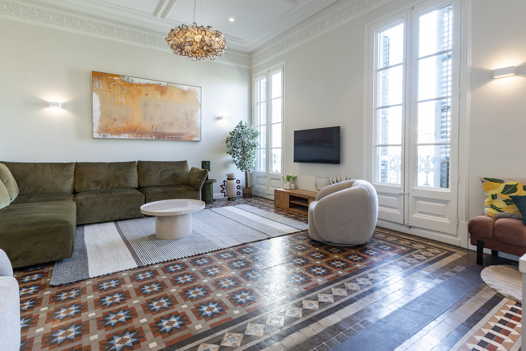 3-Bed Luxury Apartment with historic charm