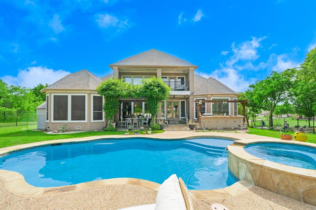 Mediterranean Elegance: One-Acre Grand Prairie Sanctuary