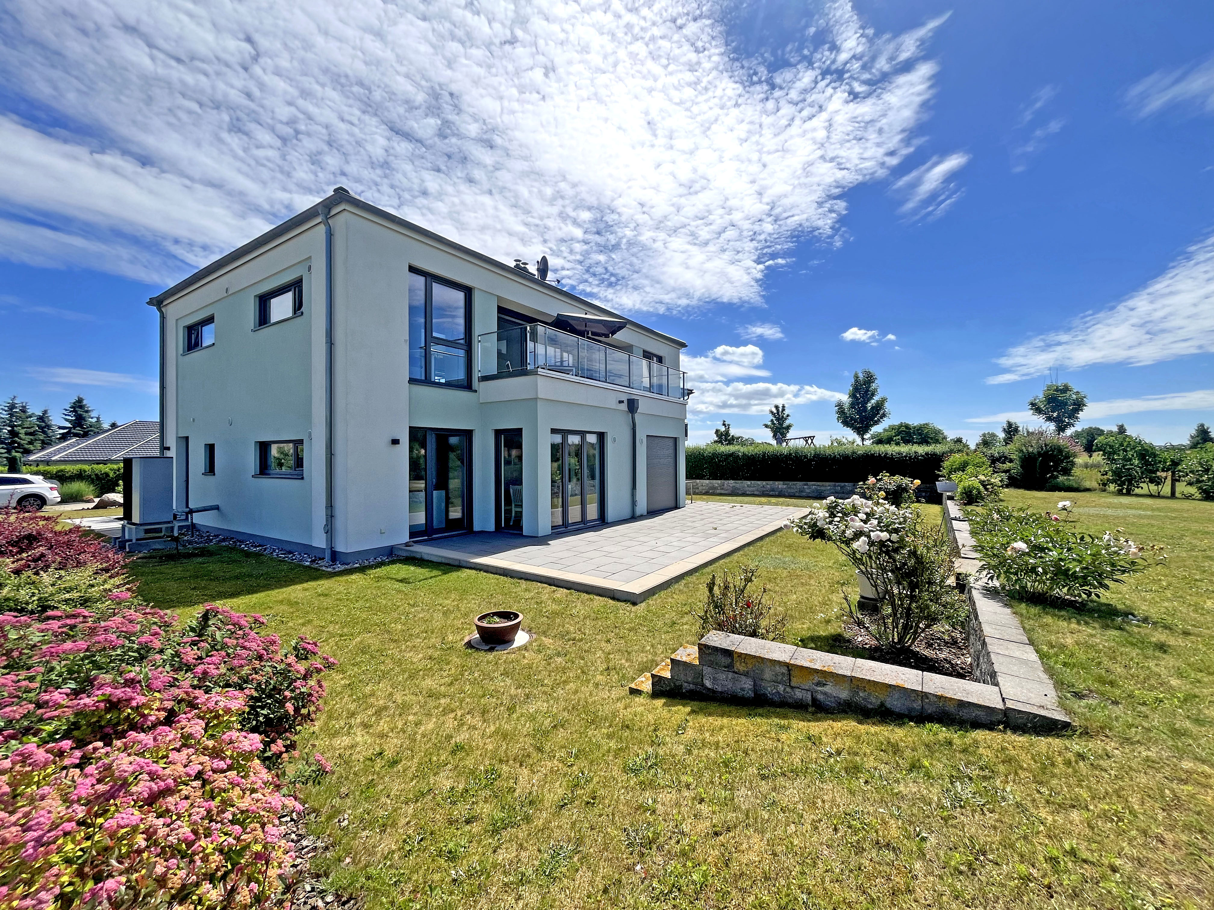 Exklusives Wohnen auf Usedom: Architektenhaus mit Einliegerwohnung, ruhige Randlage am Golfplatz mit Weitblick