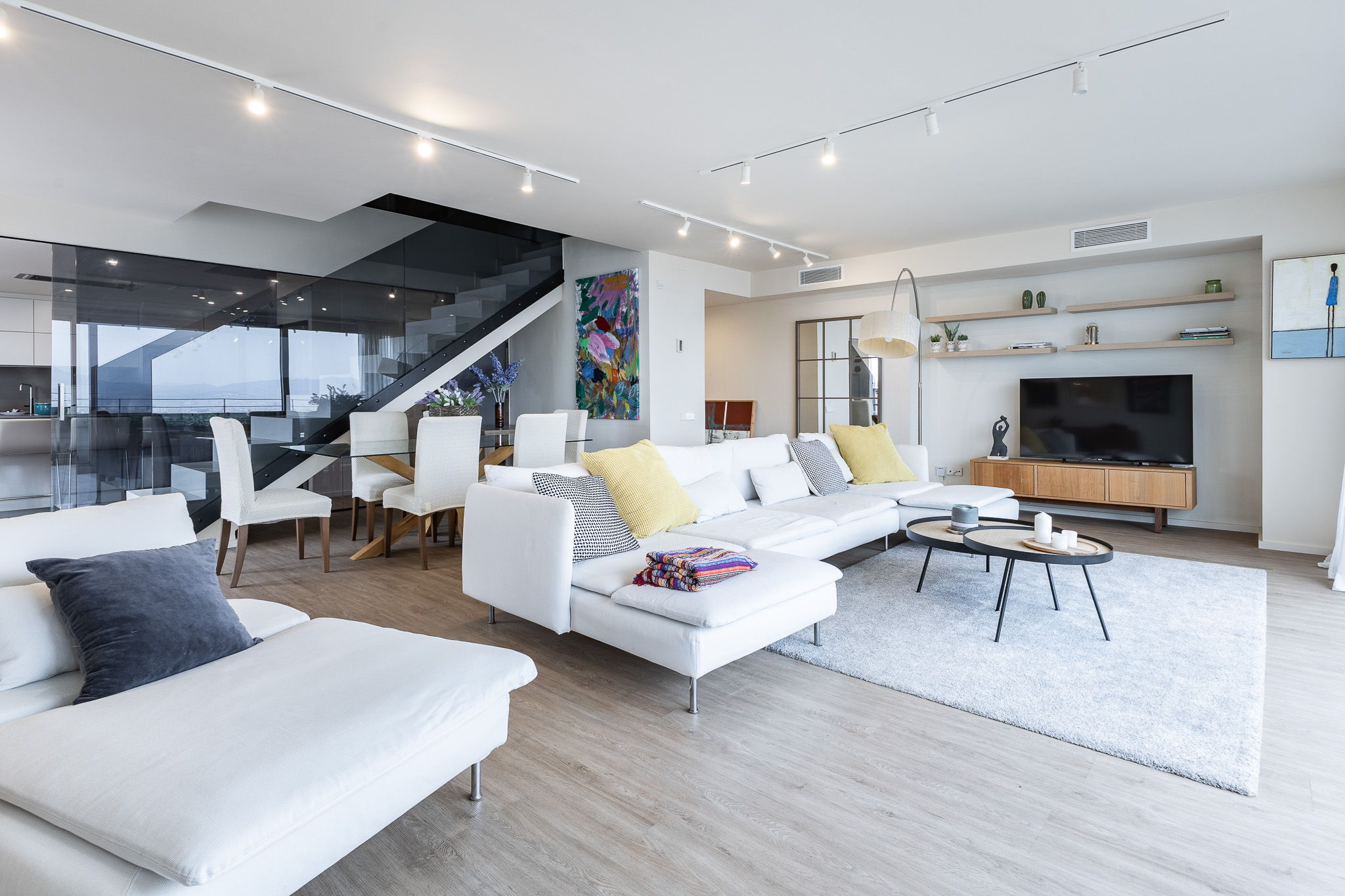 Spectacular short-term duplex penthouse with pool and gym in Diagonal Mar