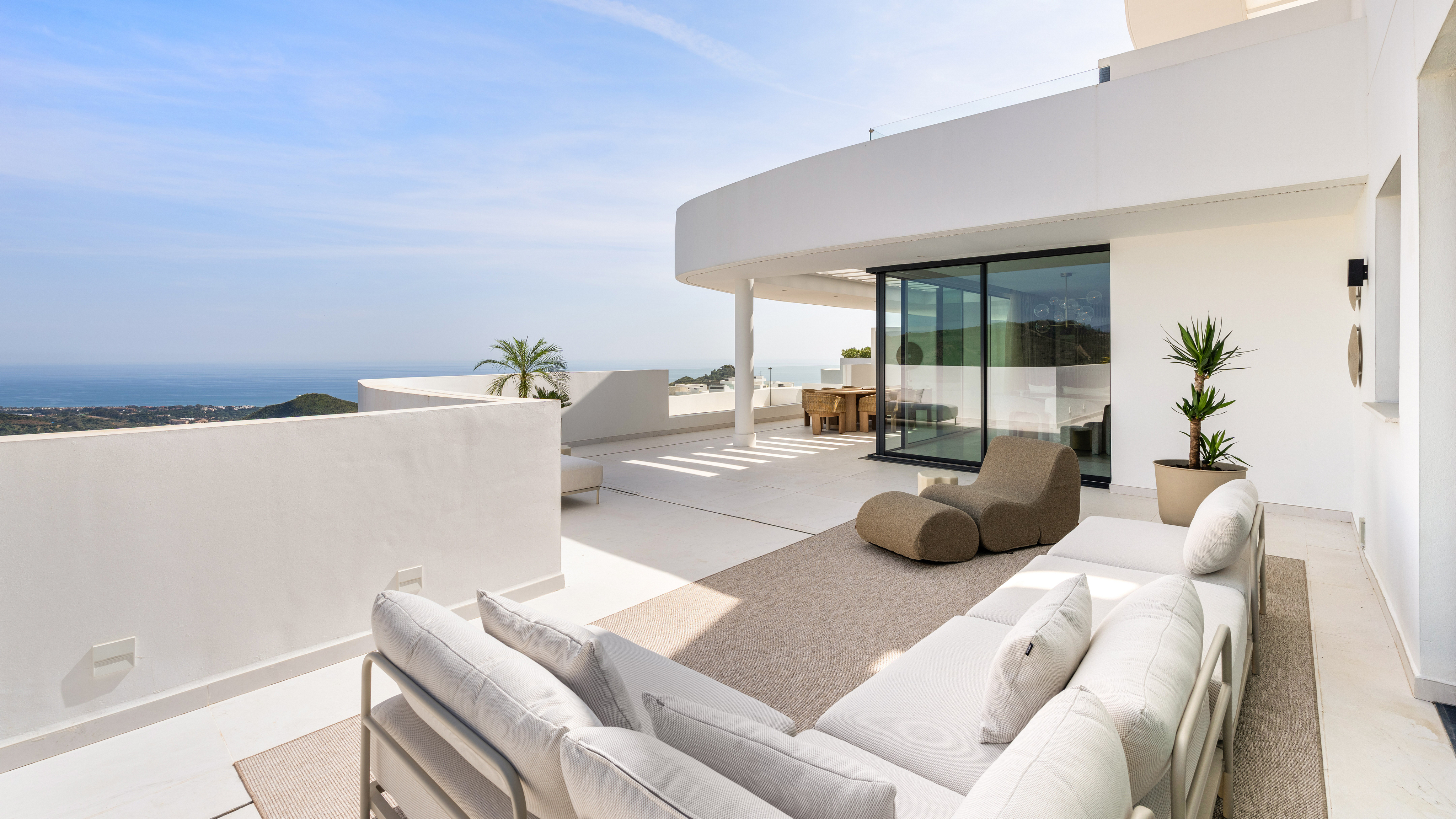 Palo Alto Duplex Penthouse with Panoramic Sea Views