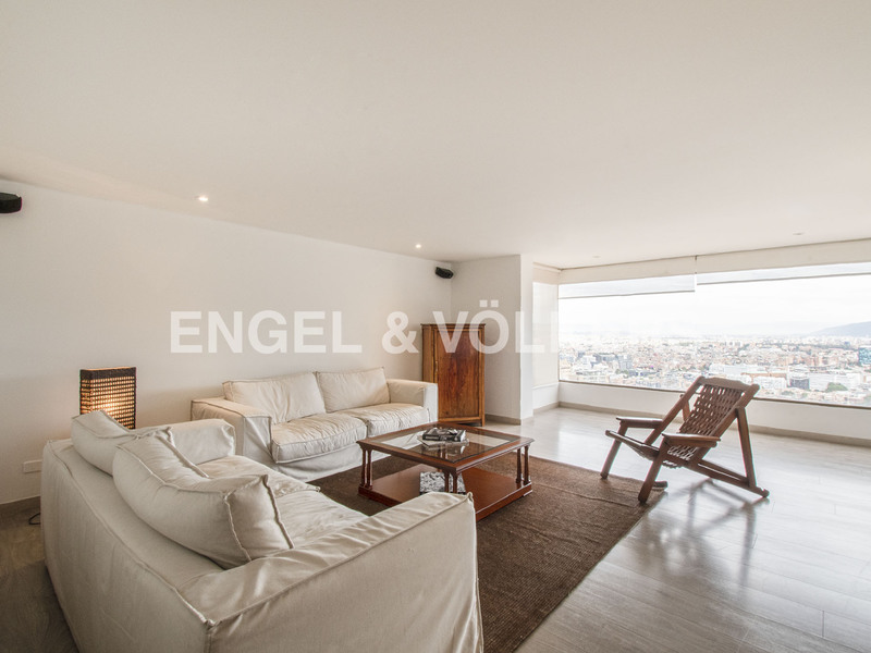 Apartamento con vista para arriendo en Chicó Alto