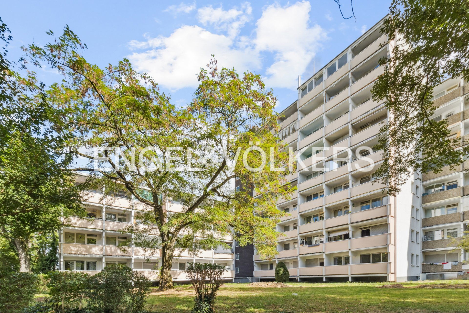 Sofort bezugsfrei: Praktische Zwei-Zimmer-Wohnung in Frankfurt-Nied