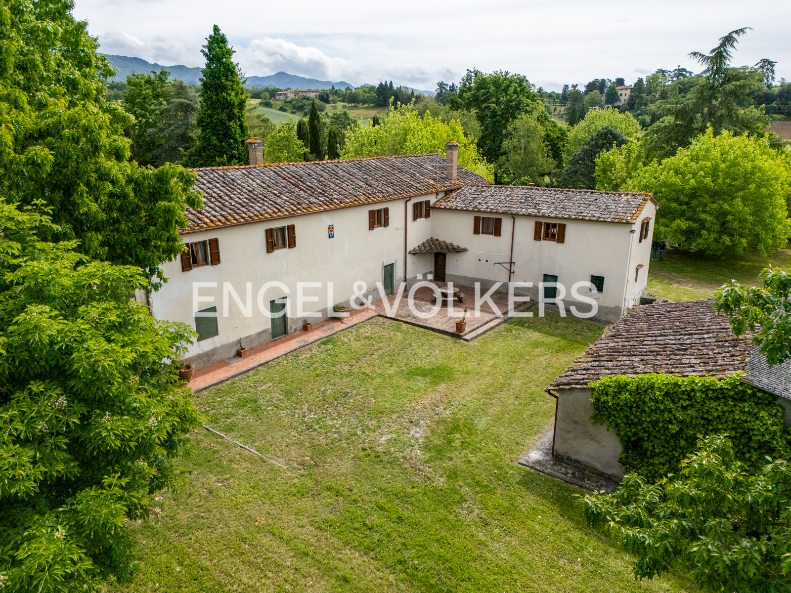 50-hectare estate among the hills of Mugello