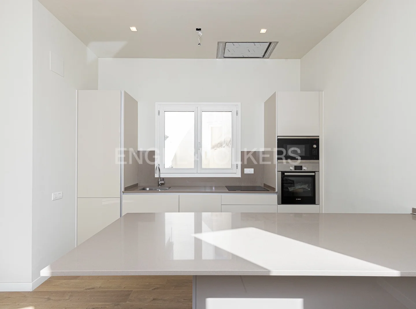 Spacious renovated apartment in Via Laietana